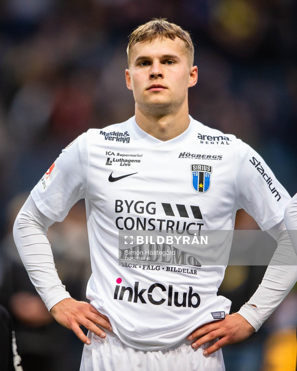 Sirius Sam Lundholm före fotbollsmatchen i Allsvenskan