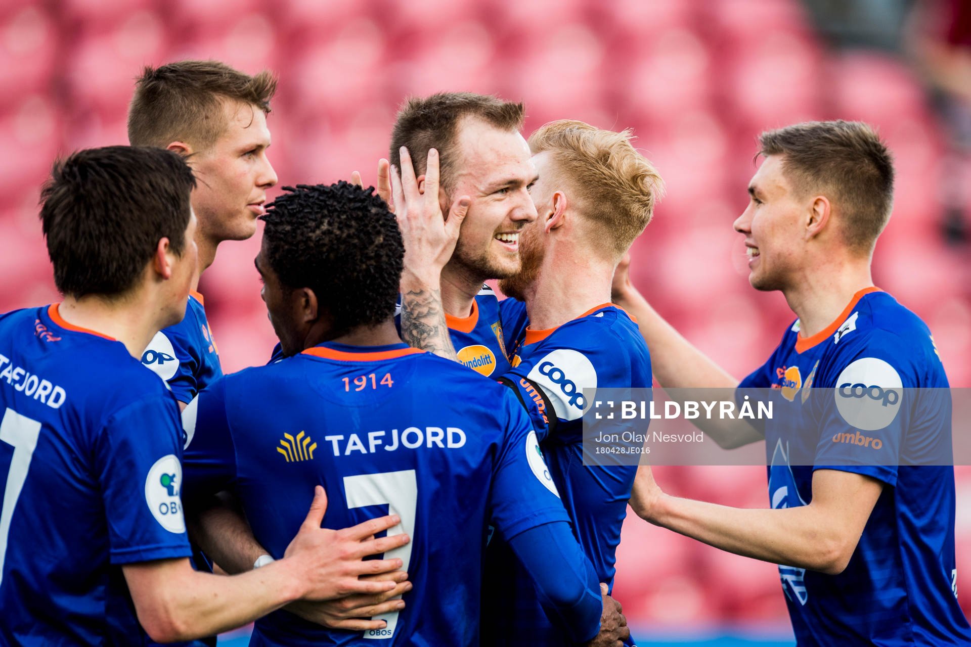 Aron Elís Thrándarson of Aalesund celebrates with his