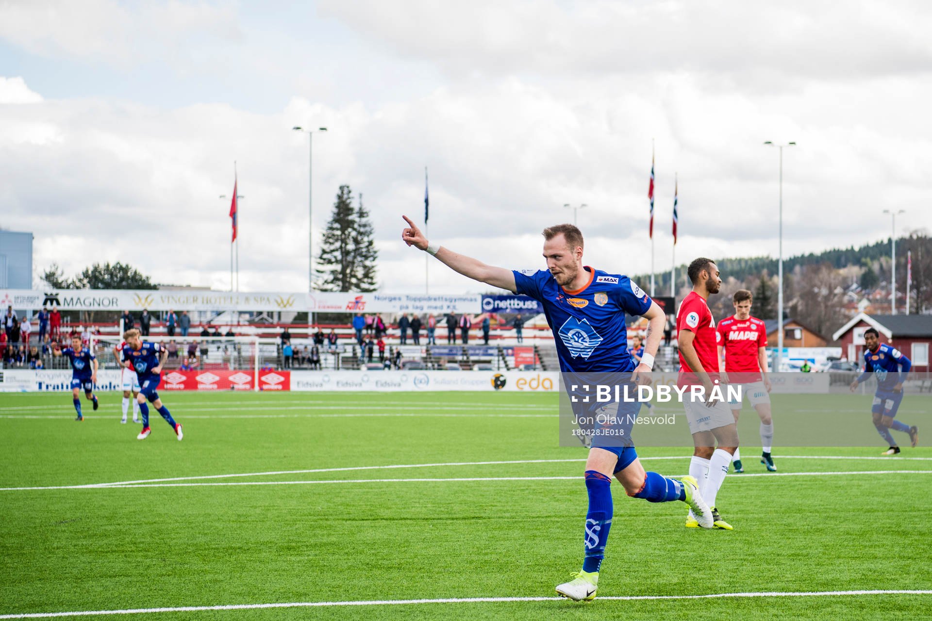Aron Elís Thrándarson of Aalesund celebrates