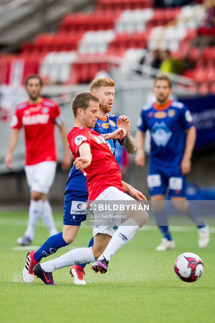 Olav Øby of Kongsvinger and Fredrik Carlsen of Aalesund