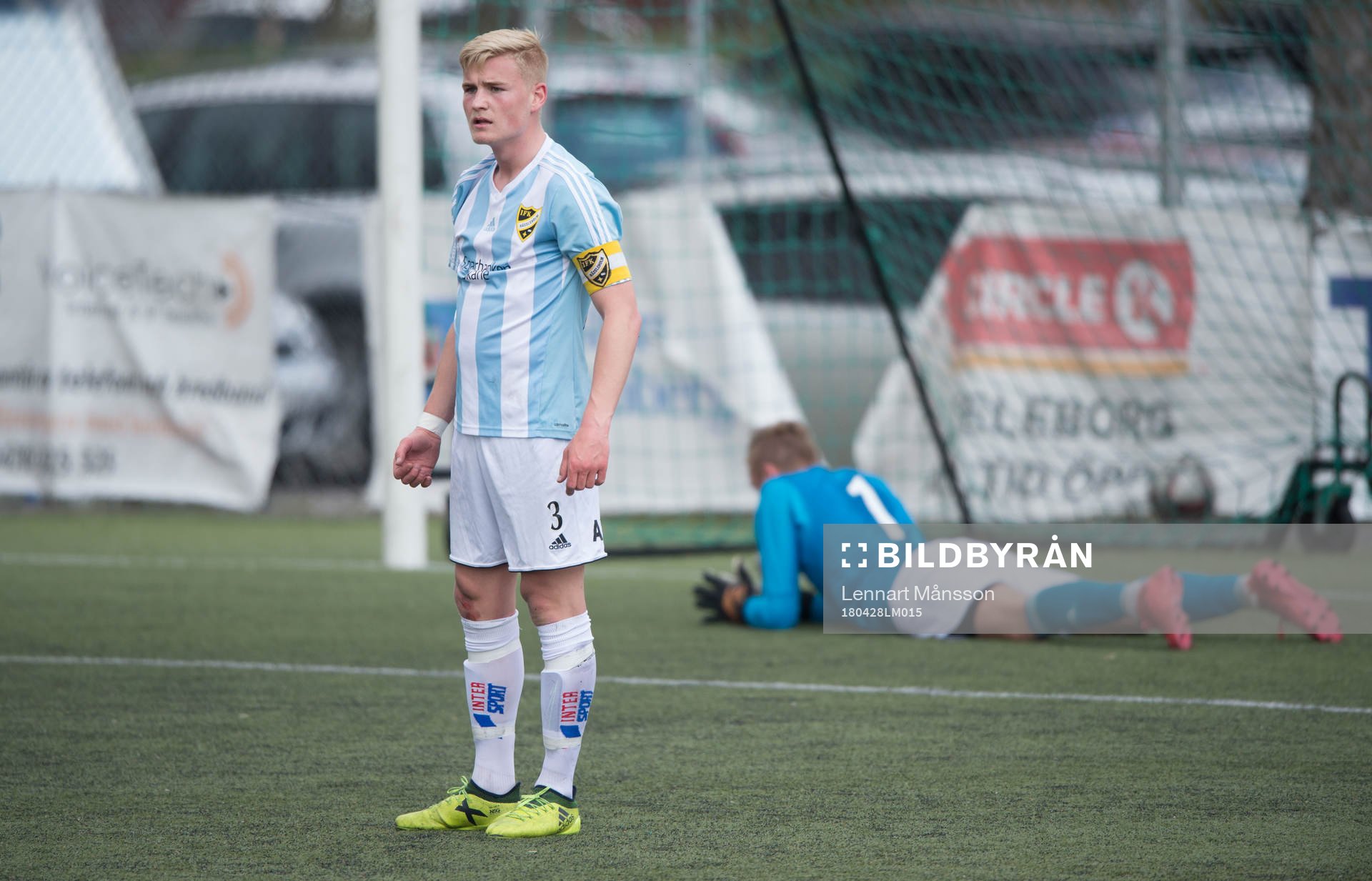 IFK Hässleholms Linus Svensson i matchen i division 2