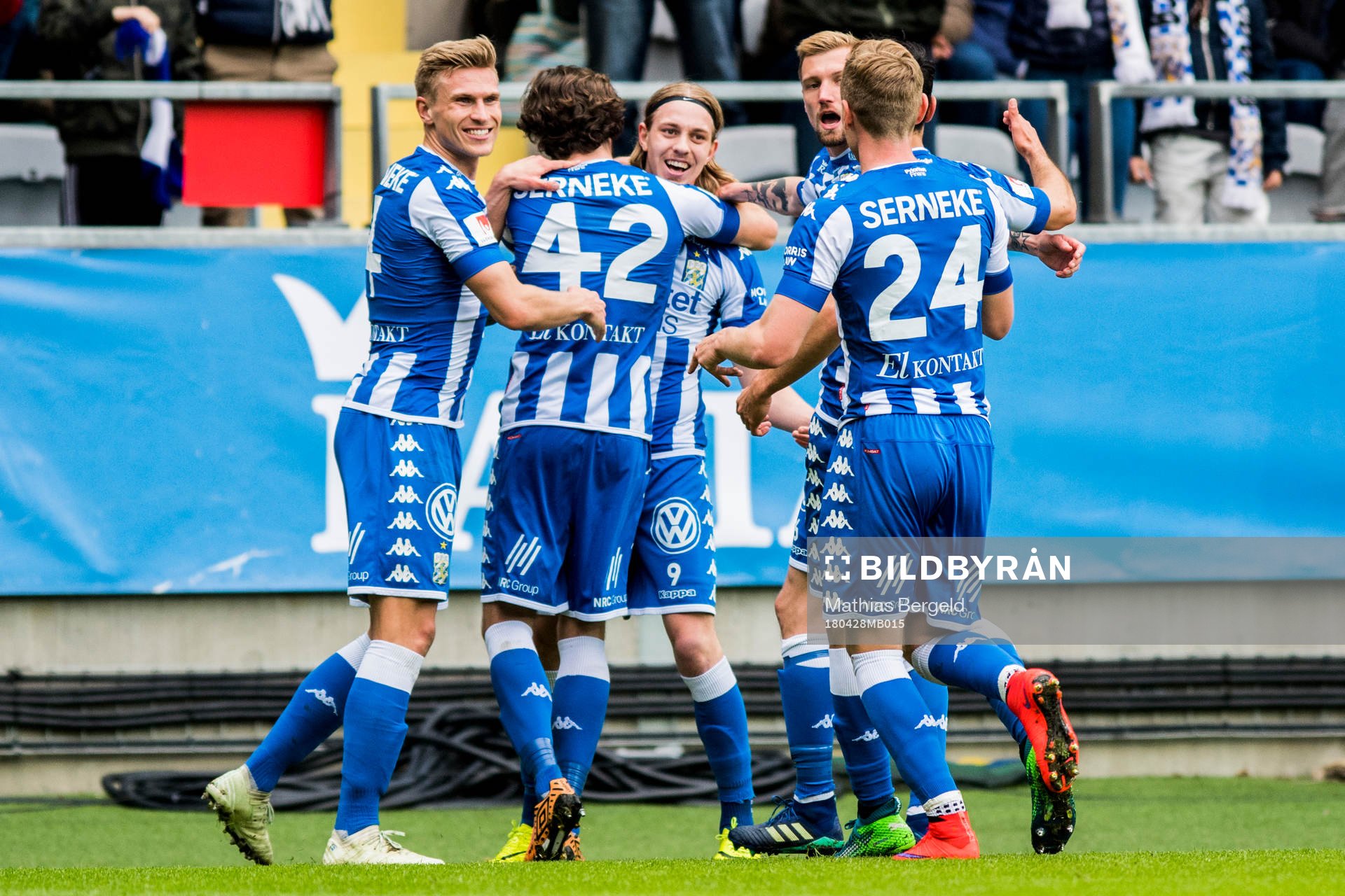 IFK Göteborgs Elias Mar Omarsson jublar efter 1-0 under fotbollsmatchen i allsvenskan mellan IFK Göteborg och Häcken den 28 april 2018 i Göteborg.