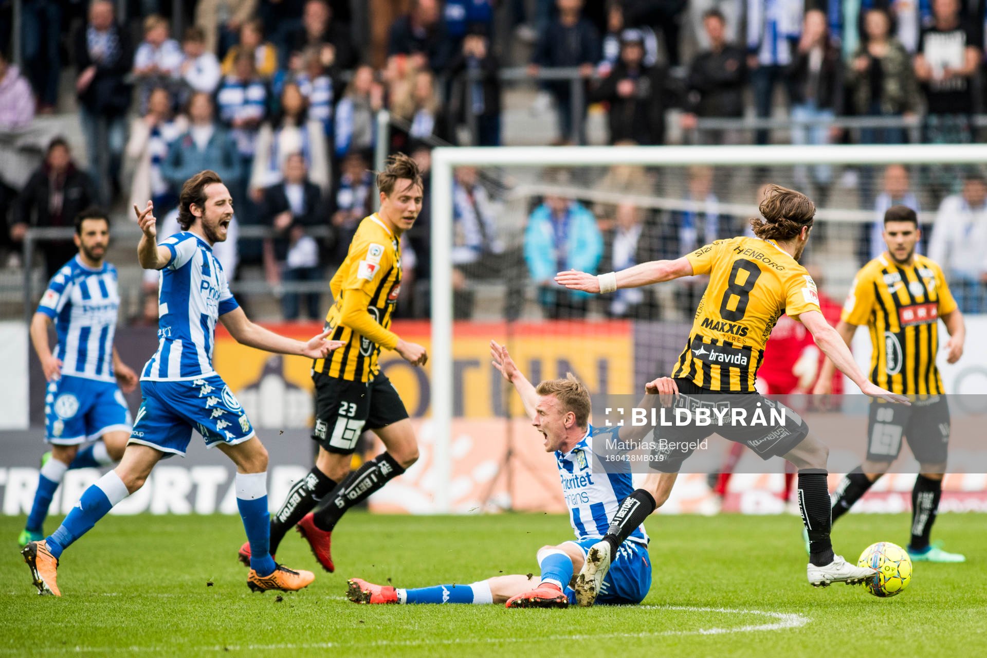 IFK Göteborgs Sebastian Ohlsson och Häckens Erik Friberg