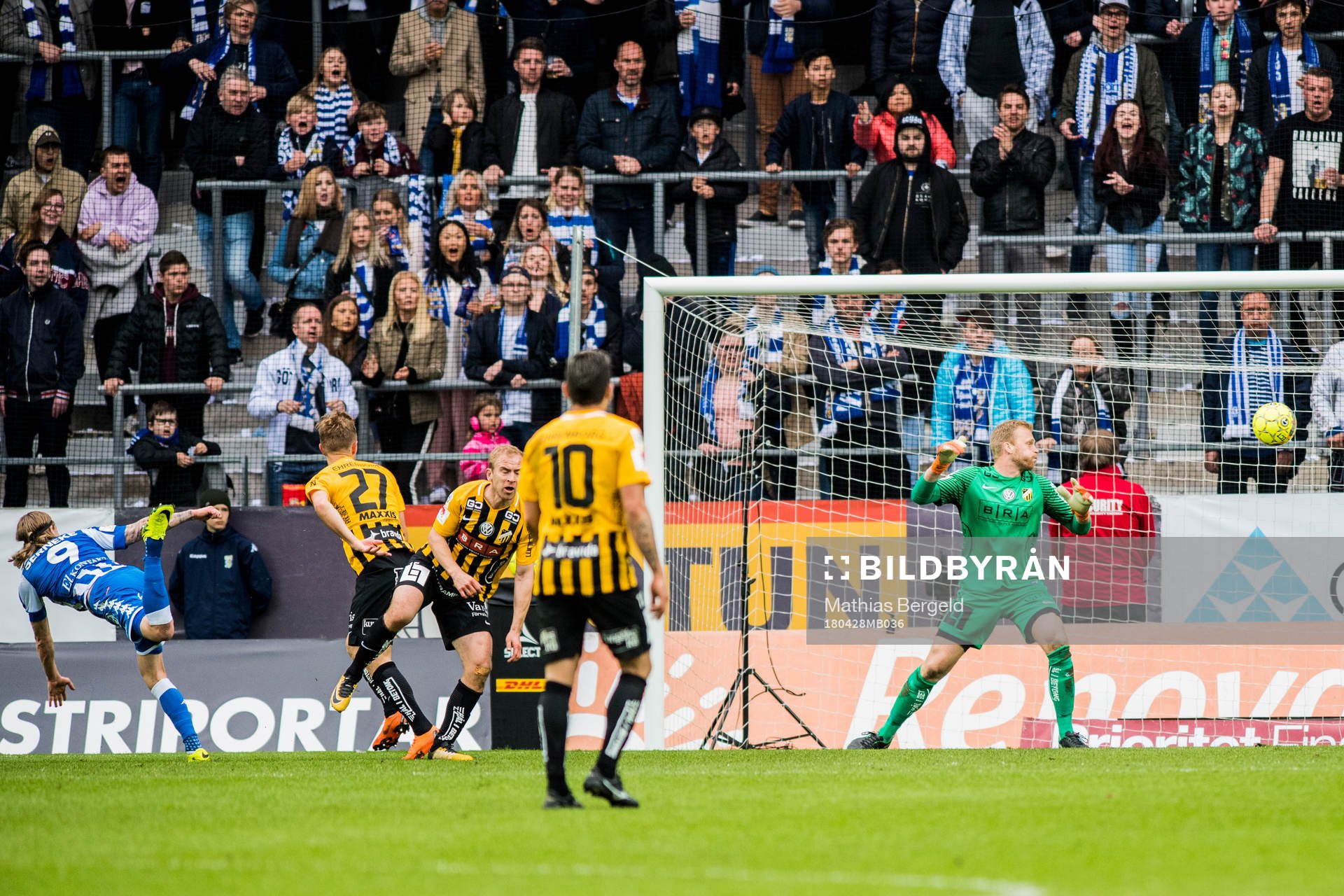 IFK Göteborgs Elias Mar Omarsson gör 2-0 bakom Häckens