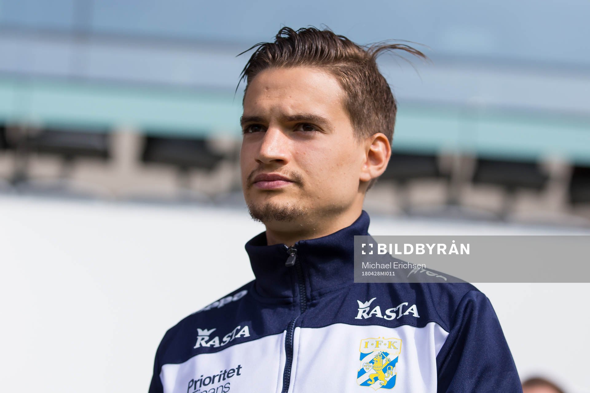 IFK Göteborgs Amin Affane på väg in för att värma upp