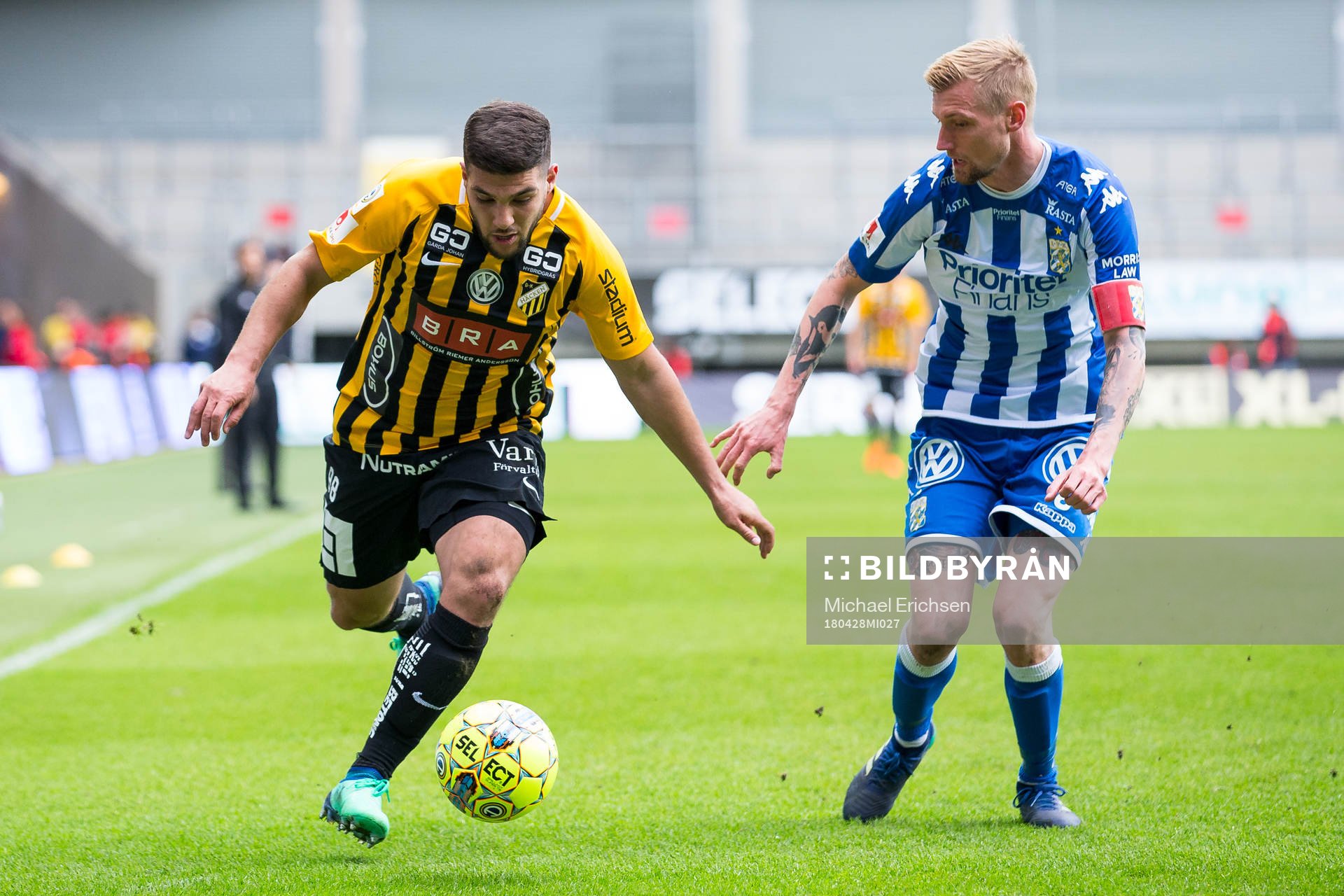 Häckens Moestafa El Kabir mot IFK Göteborgs Sebastian