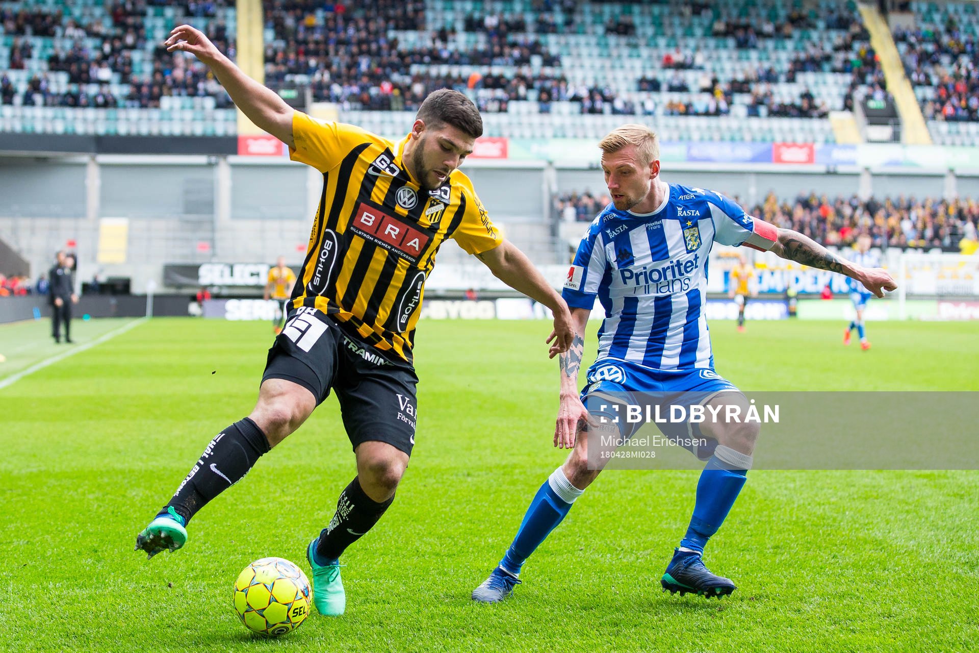 Häckens Moestafa El Kabir mot IFK Göteborgs Sebastian