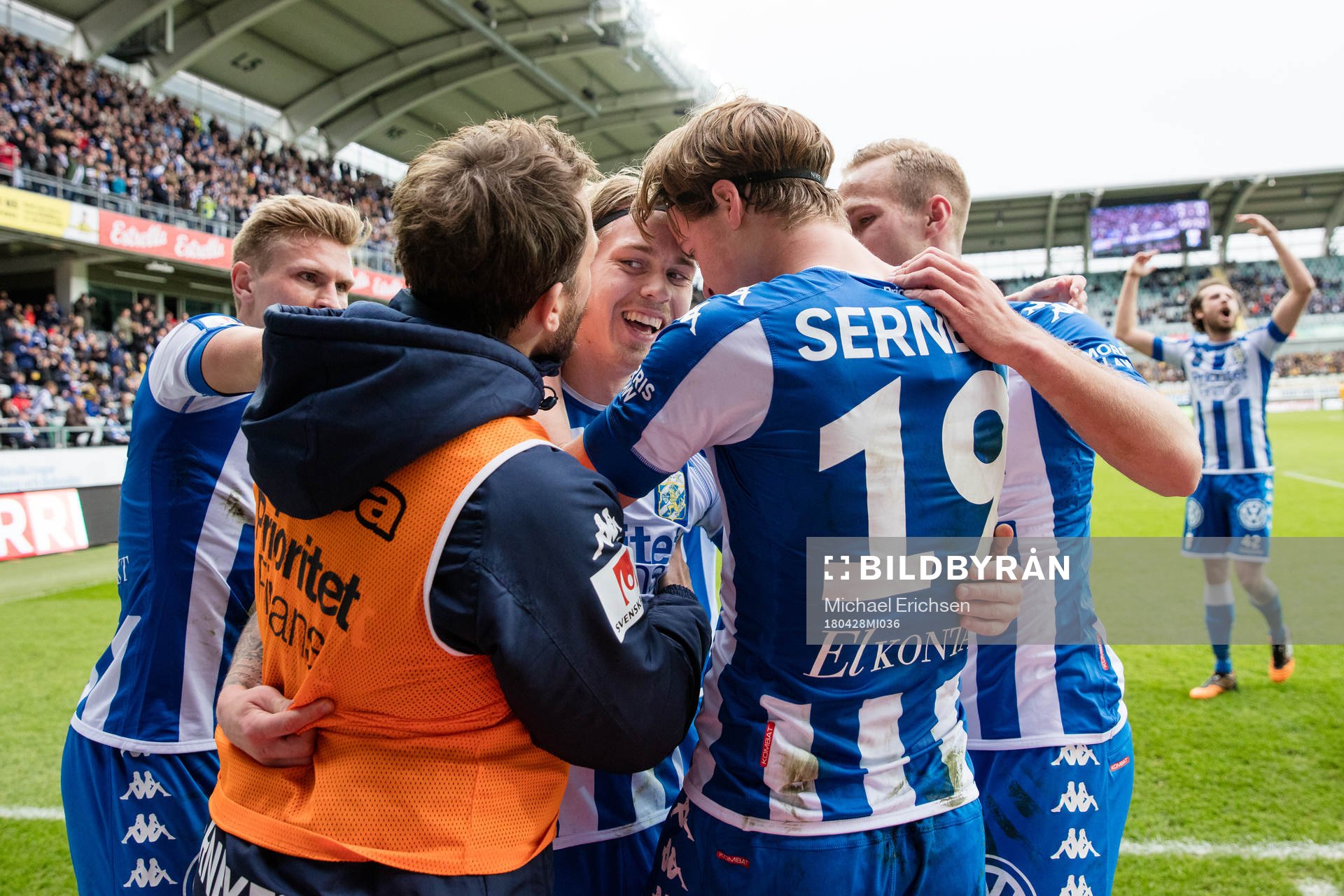 IFK Göteborg firar Elias Mar Omarssons 2-0 mål