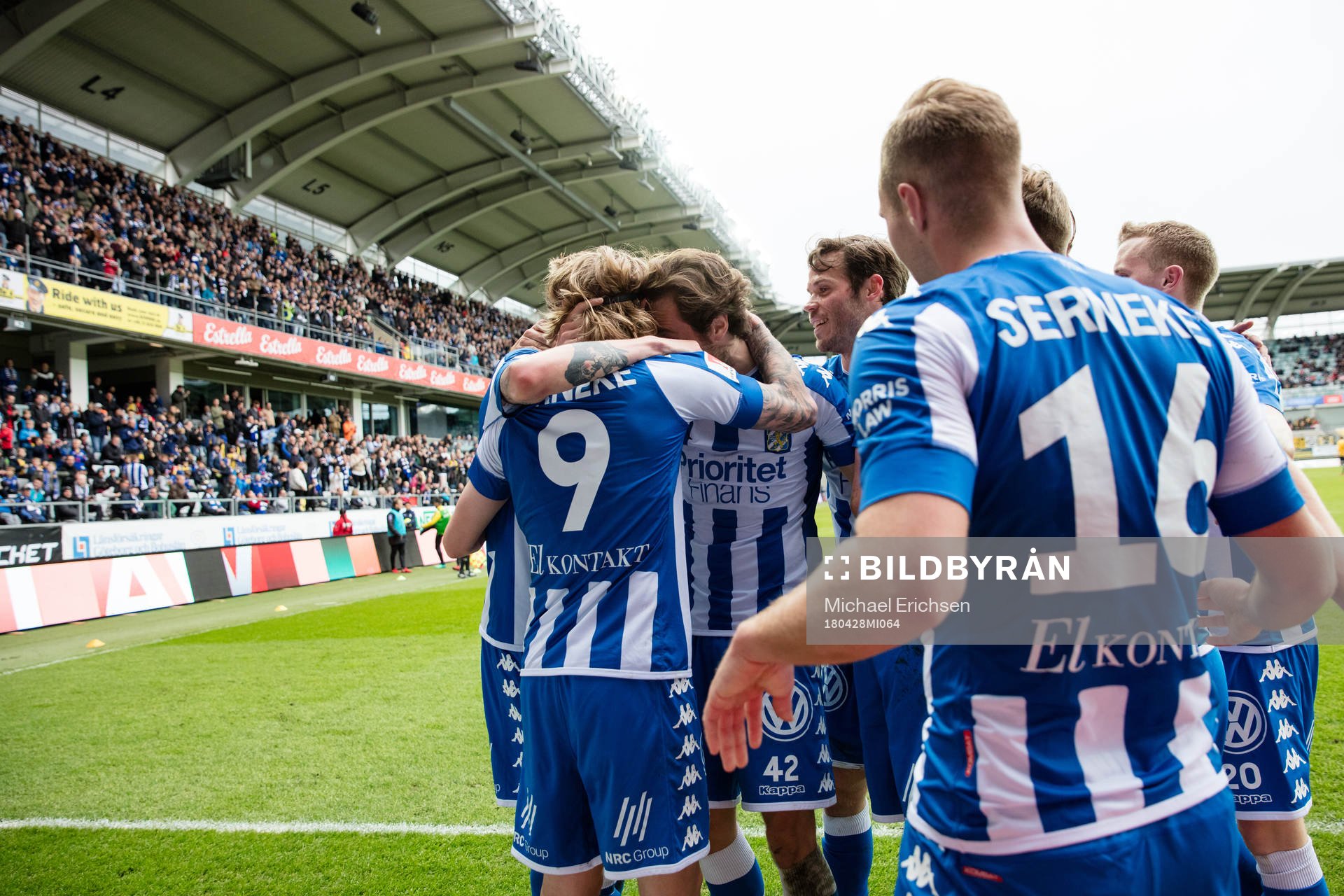 IFK Göteborgs Elias Mar Omarsson jublar med lagkamrater