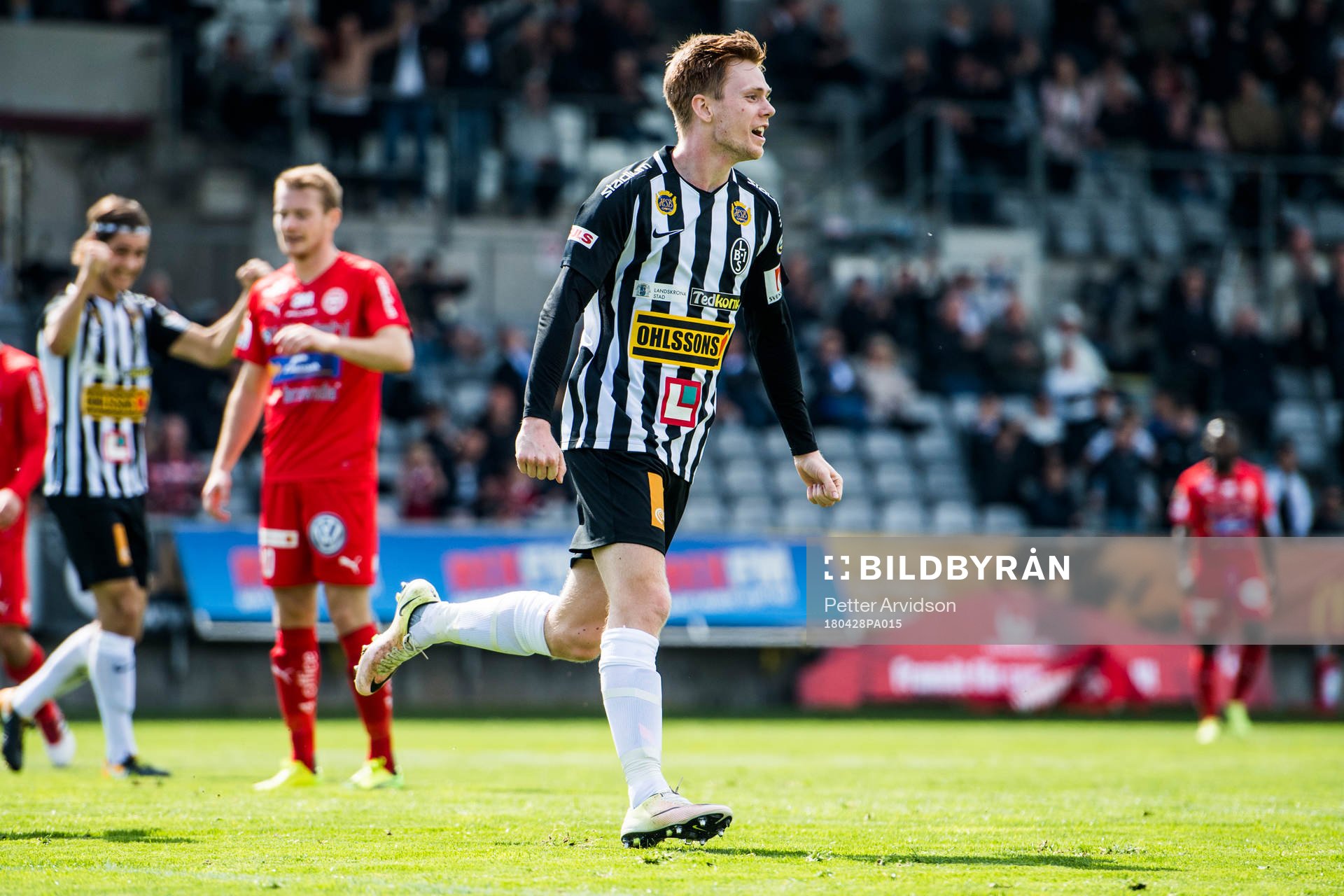 Landskronas Dennis Olofsson jublar