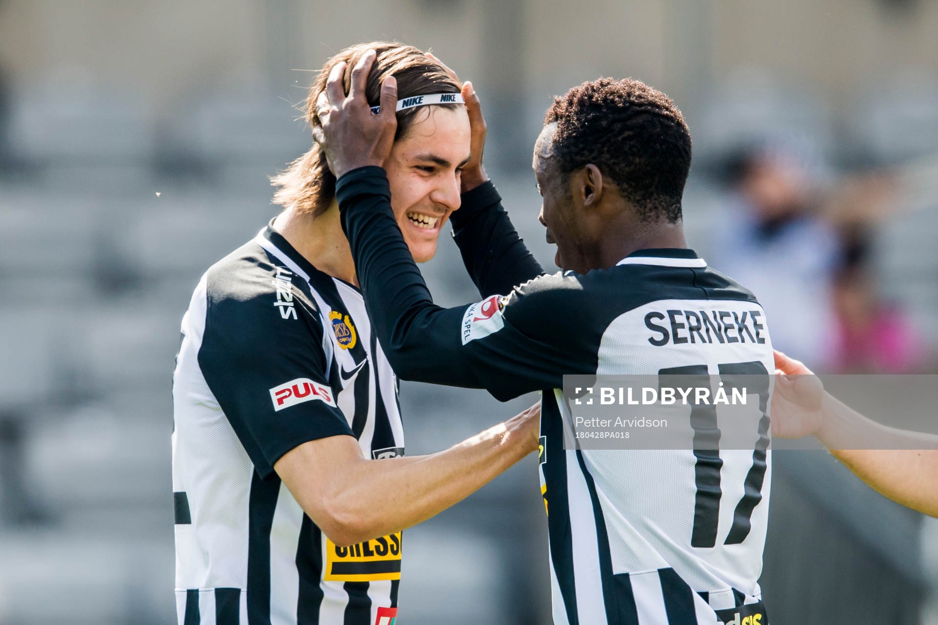 Landskronas Adi Nalic jublar med Monday Samuel