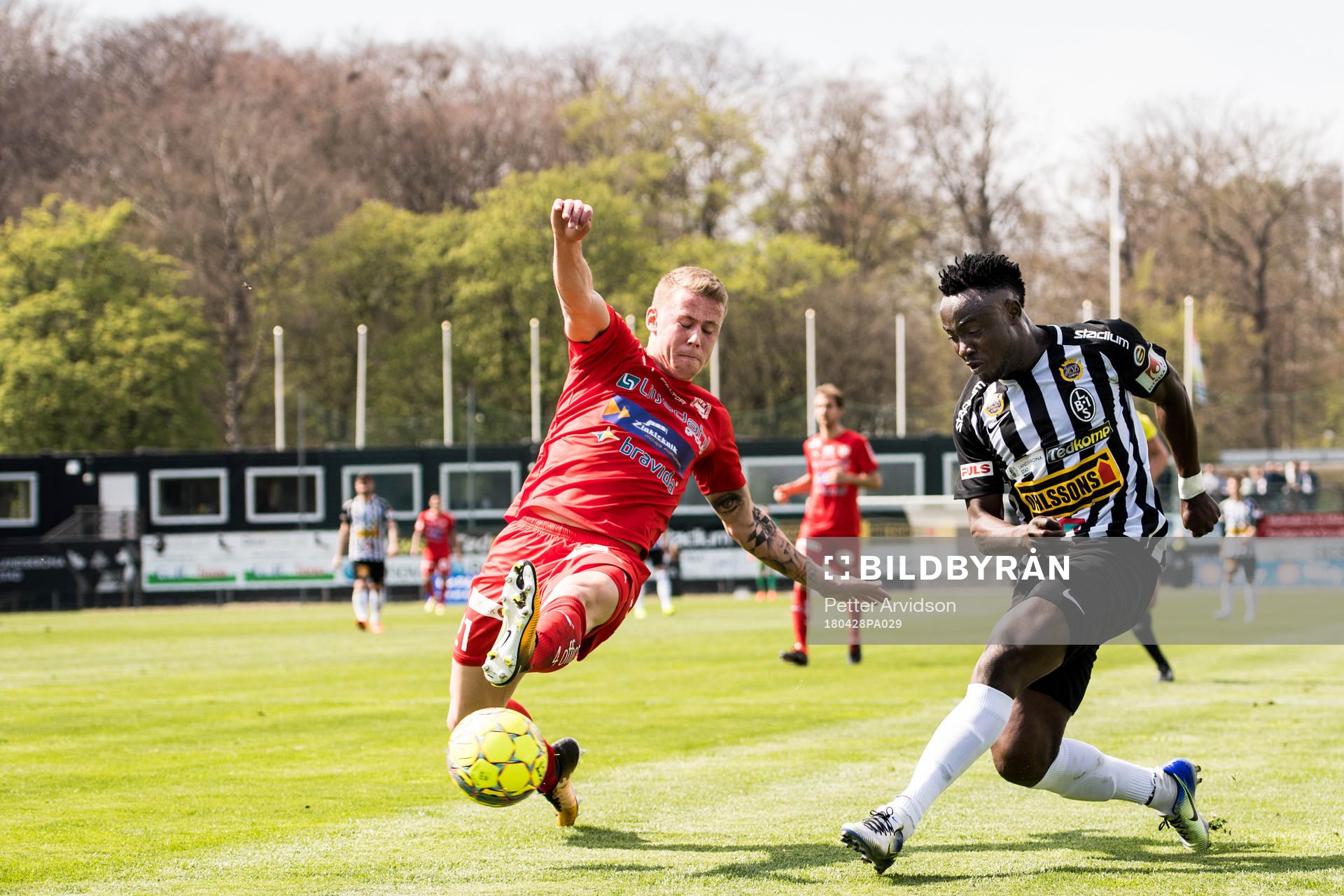 Värnamos Anton Maikkula och Landskronas Edafe Egbedi