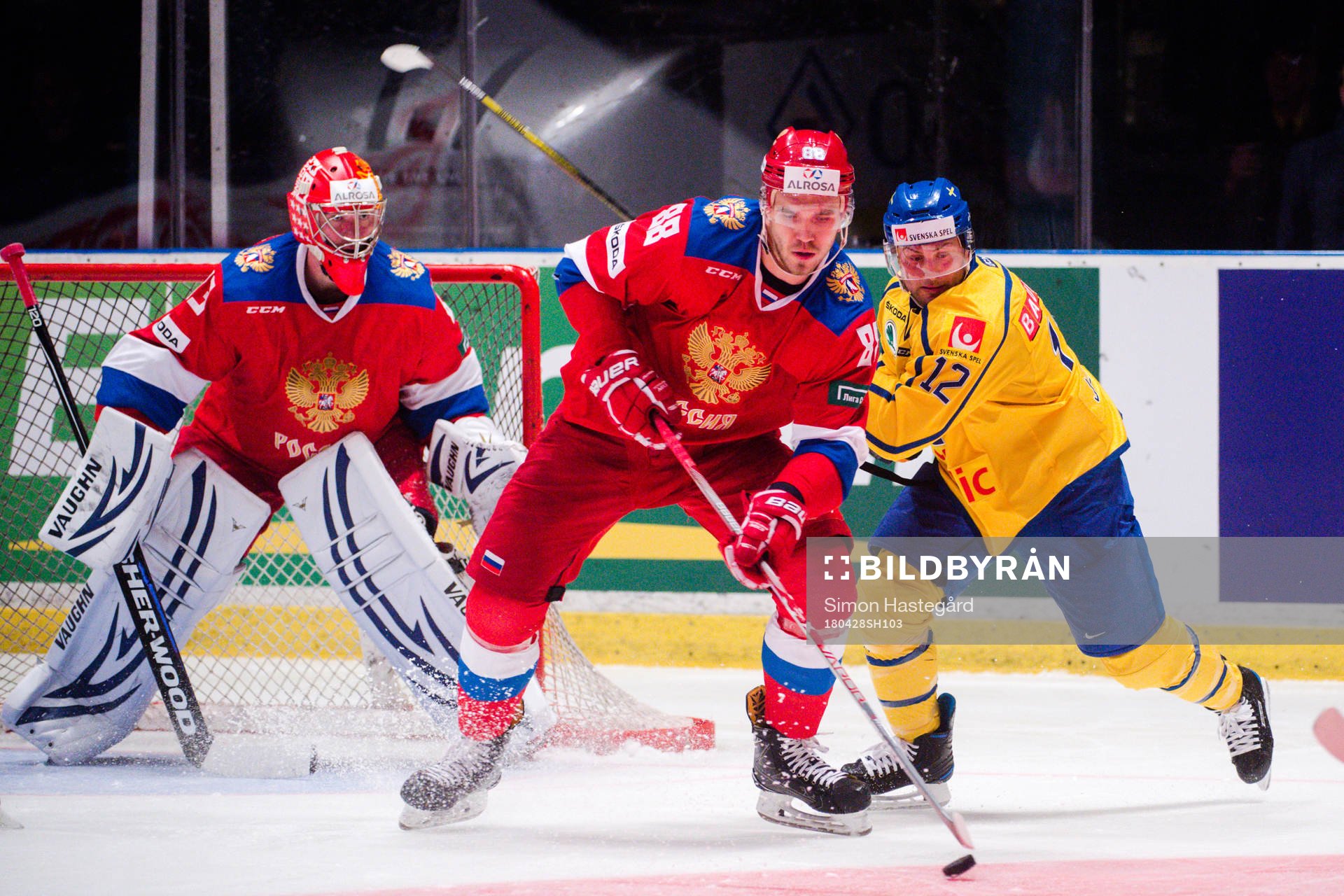 Rysslands målvakt Vasily Koshechkin , Nikita Tryamkin och