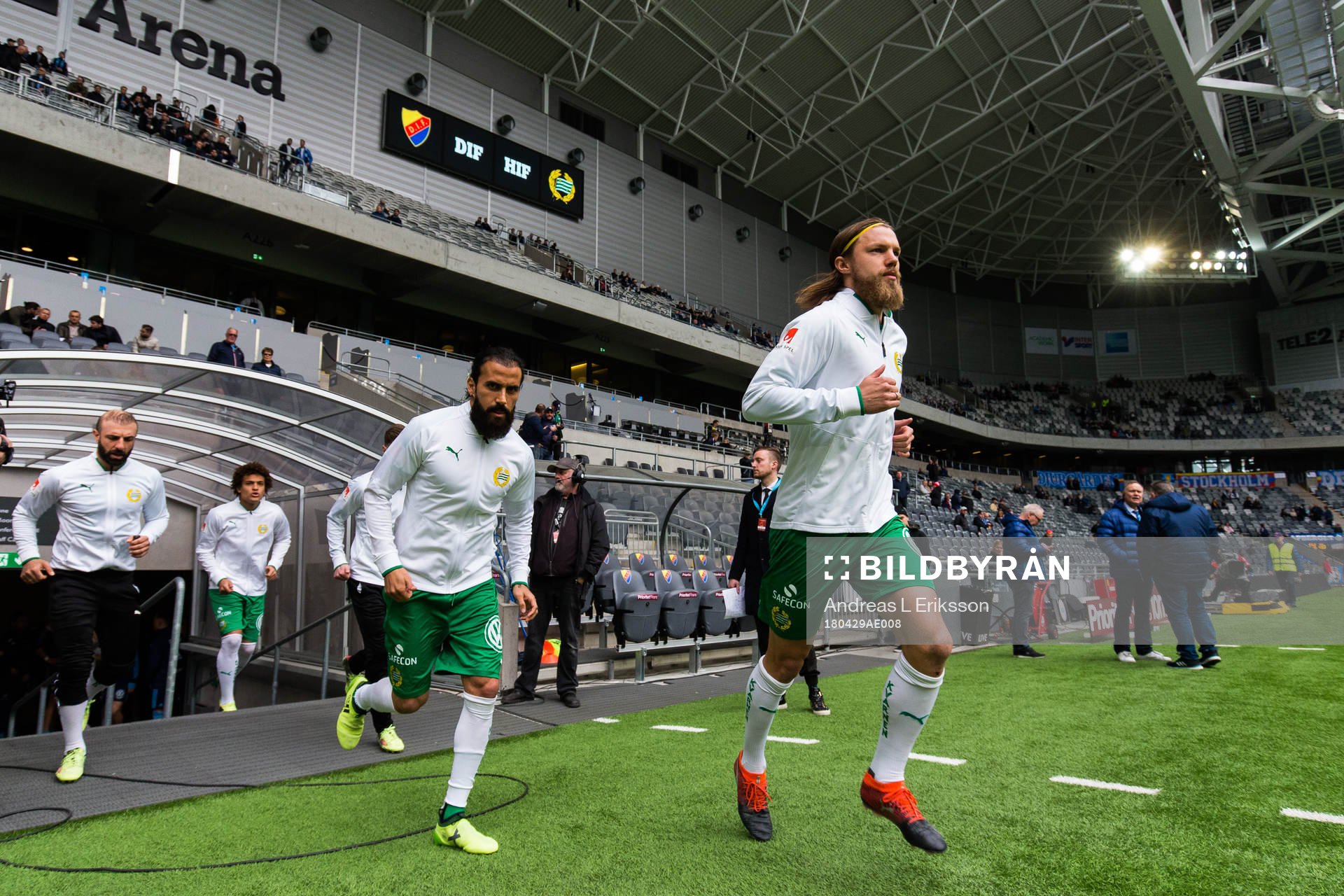Hammarbys Erkan Zengin och Björn Paulsen springer in för