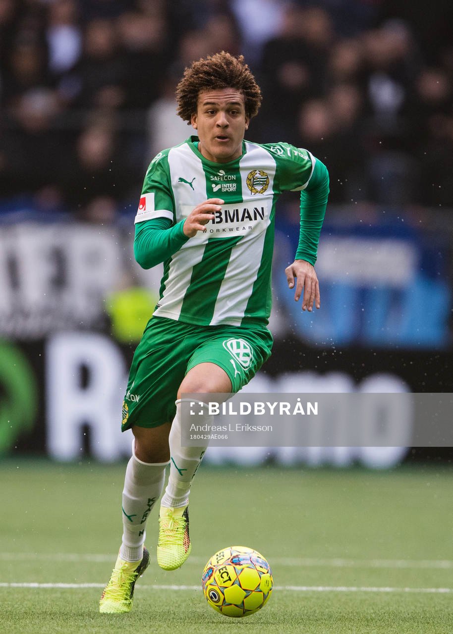 Hammarbys Neto Borges med bollen