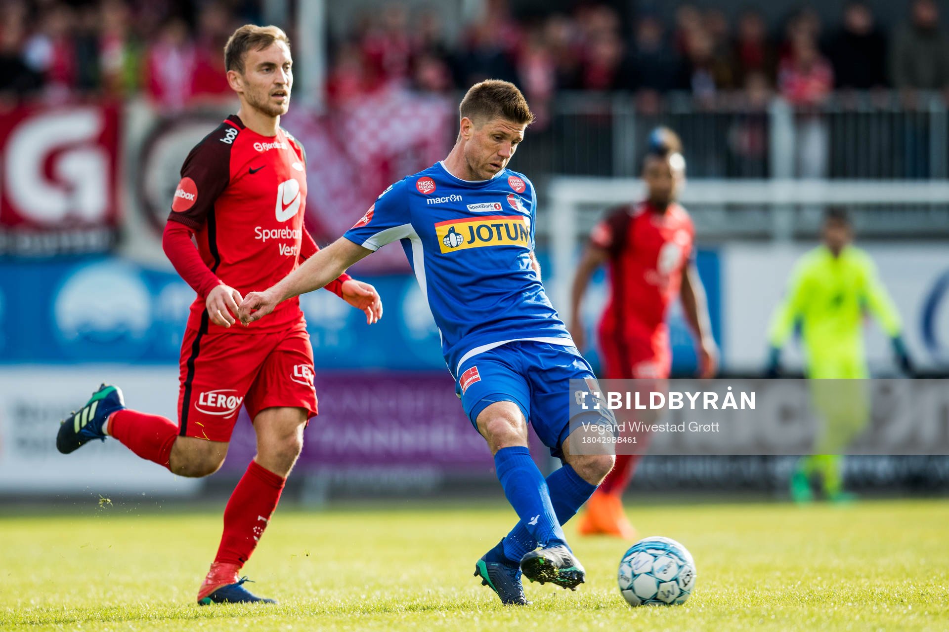 Amer Ordagic of Brann and Erik Mjelde of Sandefjord