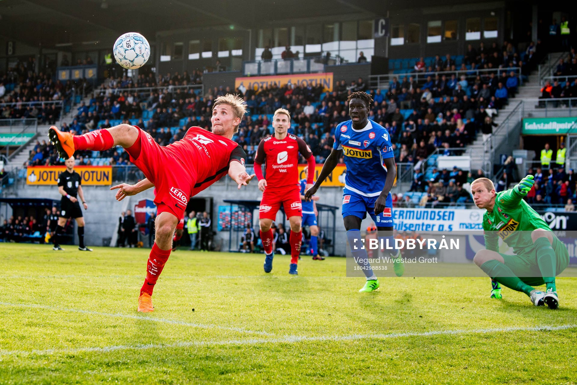 Steffen Lie Skålevik of Brann and goalkeeper Eirik Holmen