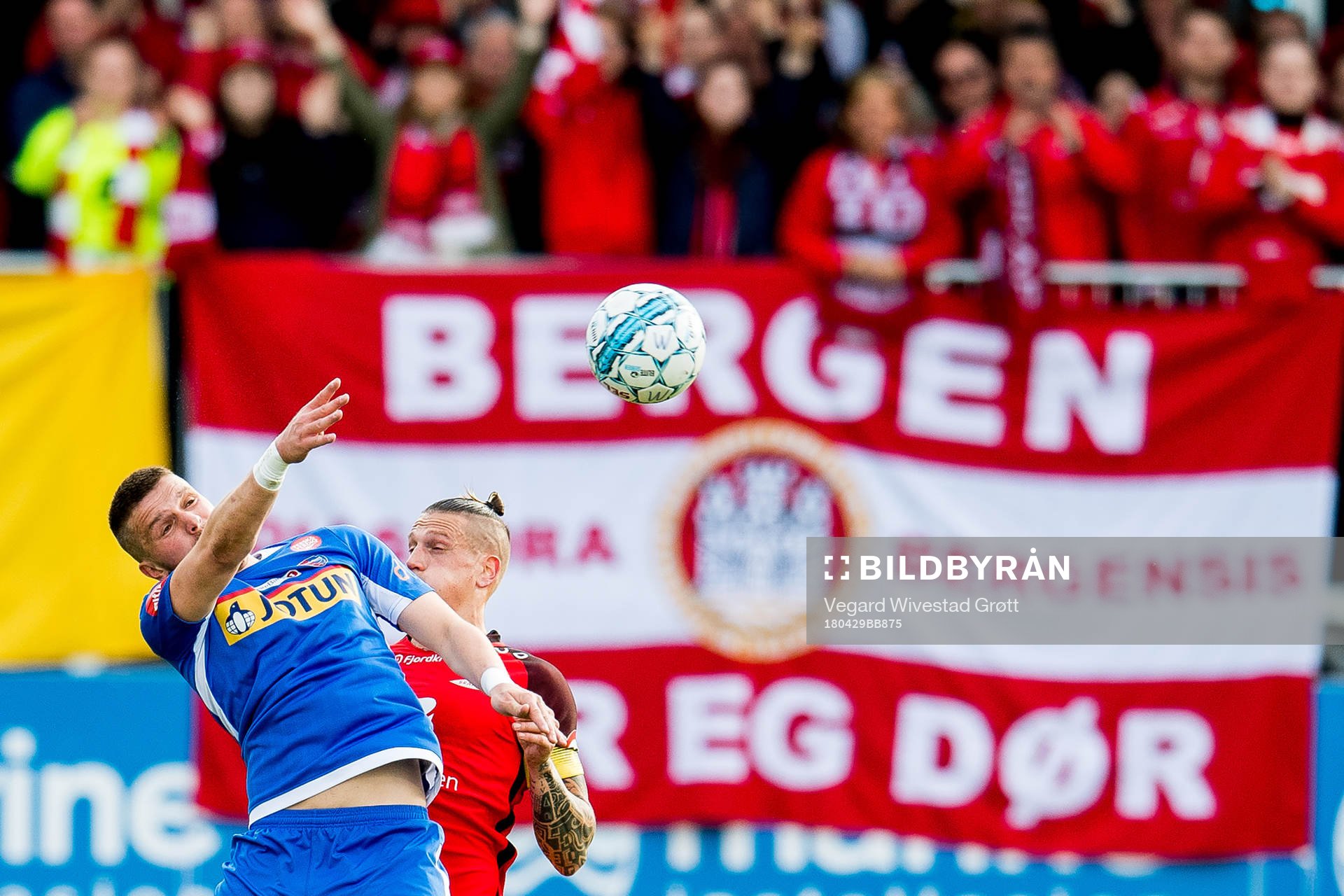 Flamur Kastrati of Sandefjord and Vito Wormgoor of Brann
