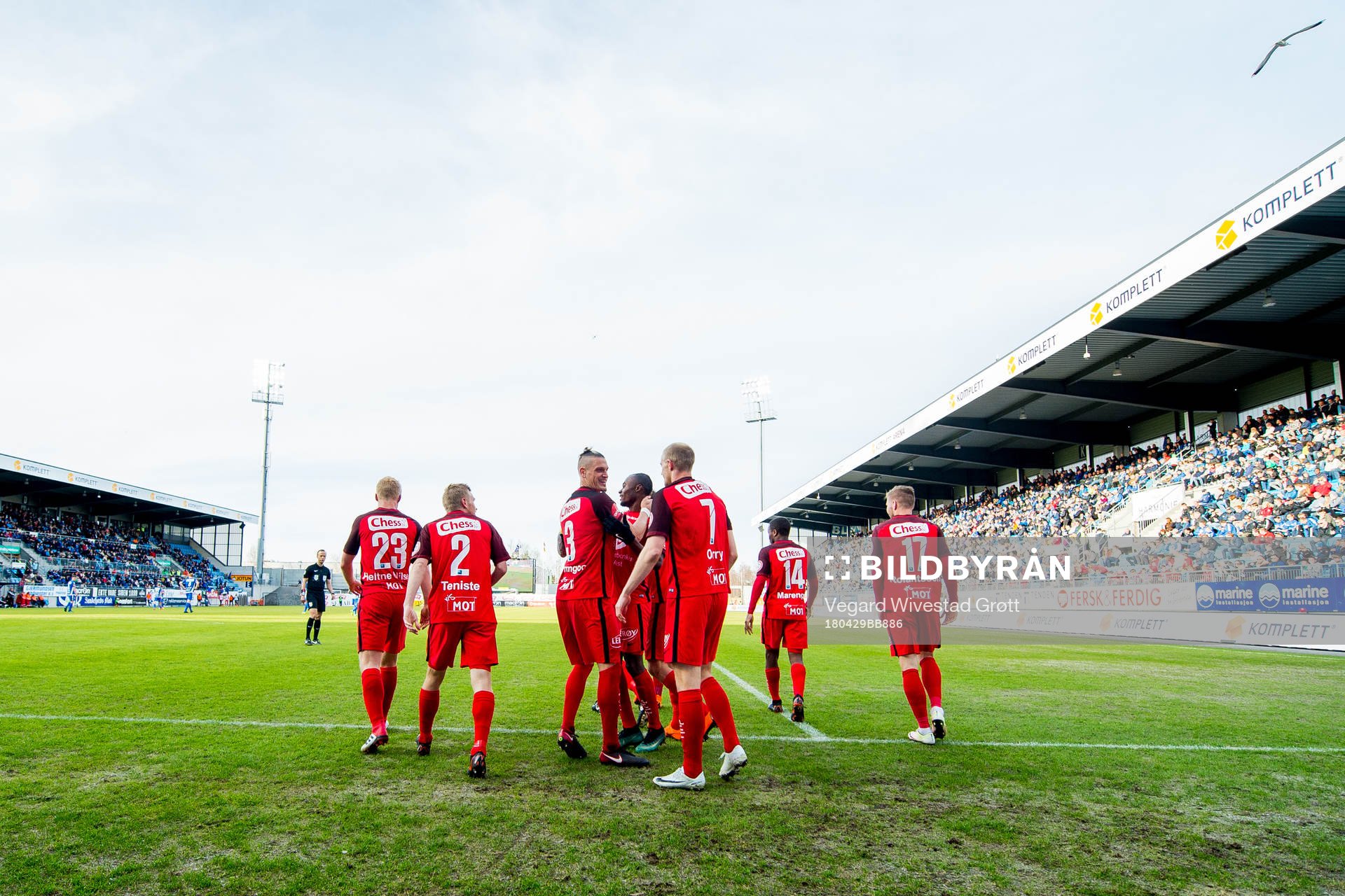 Peter Orry Larsen of Brann celebrates with teammates Sivert