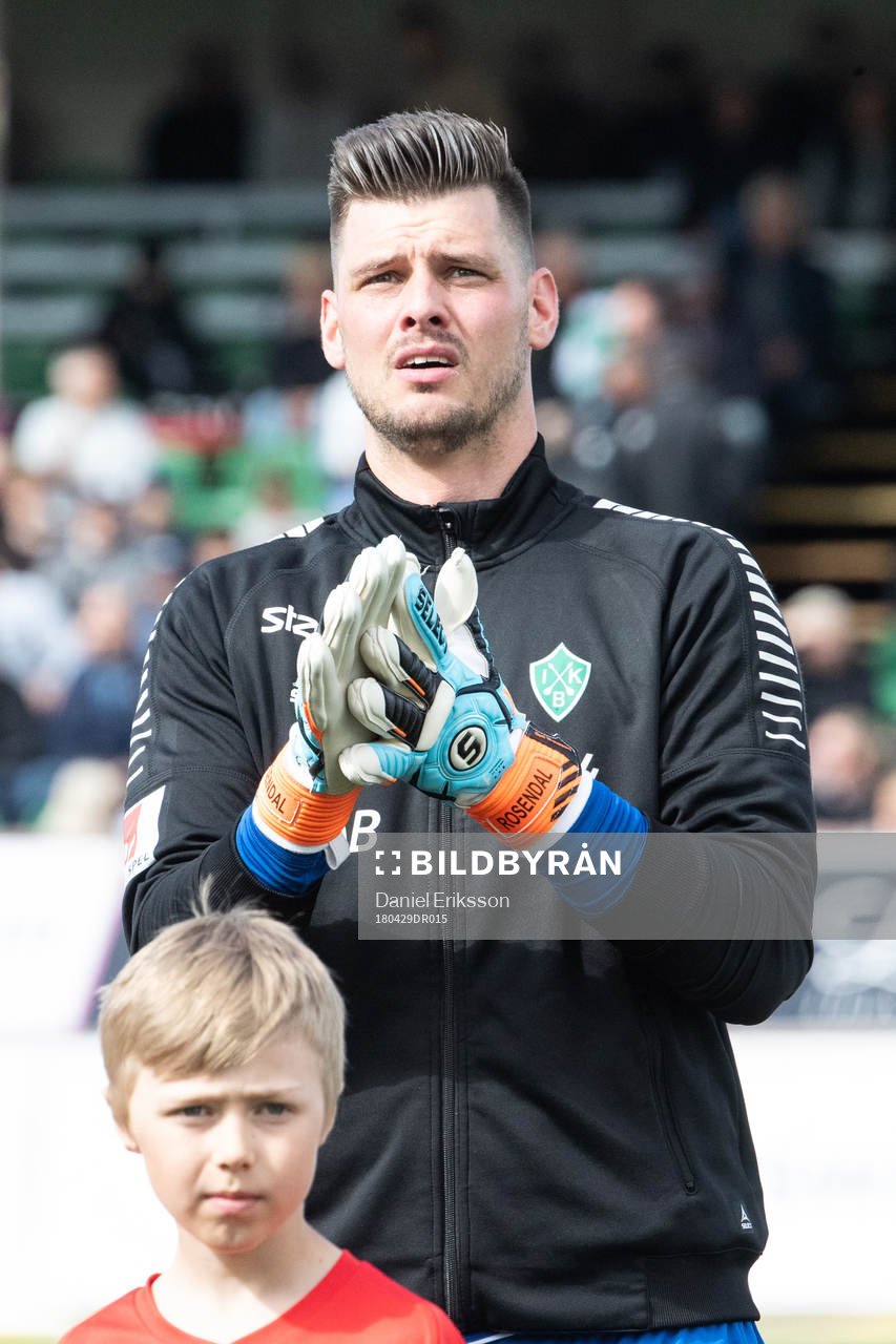 Brages målvakt Peter Rosendal  i fotbollsmatchen i