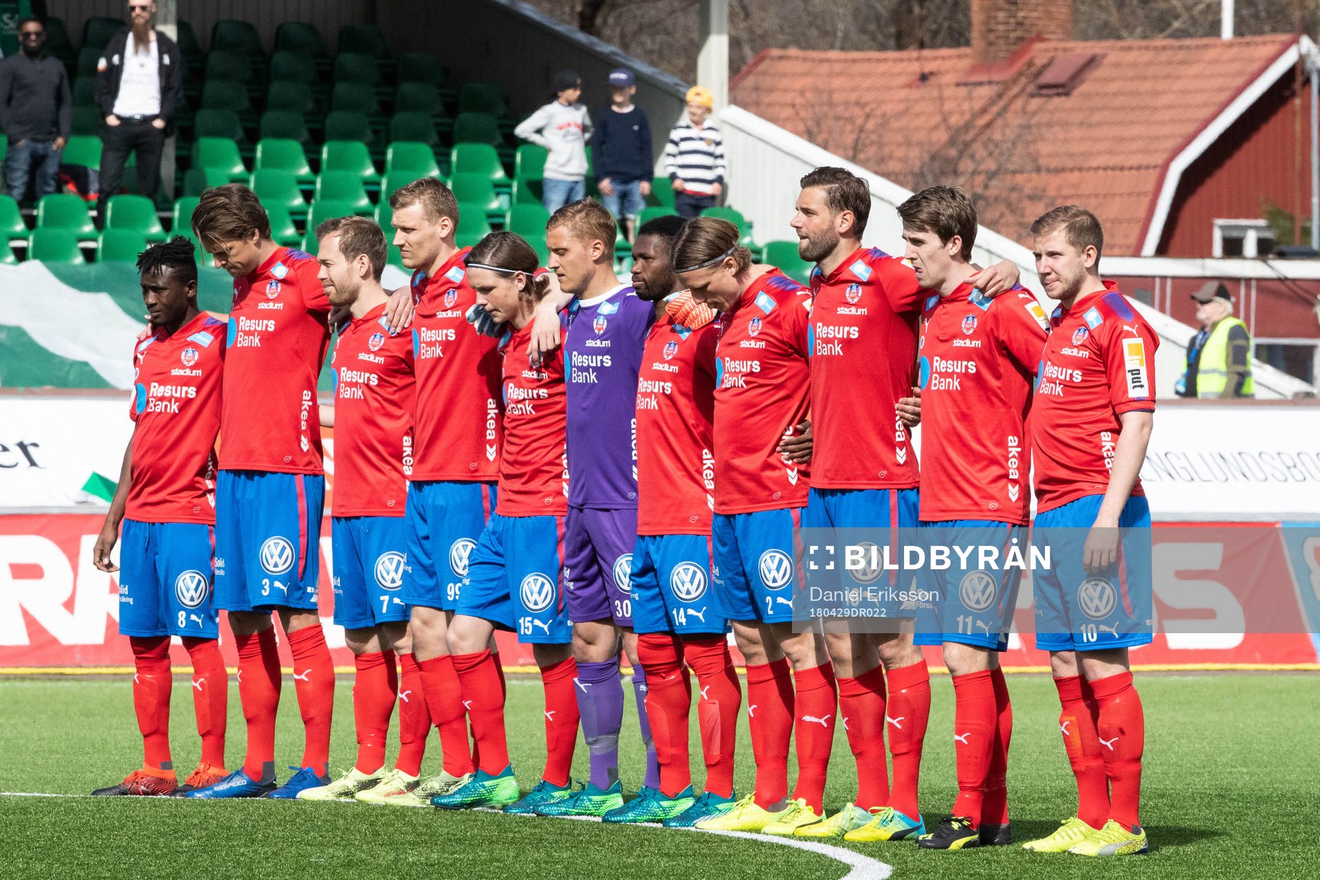 Helsingborgs spelarna innan fotbollsmatchen i superettan