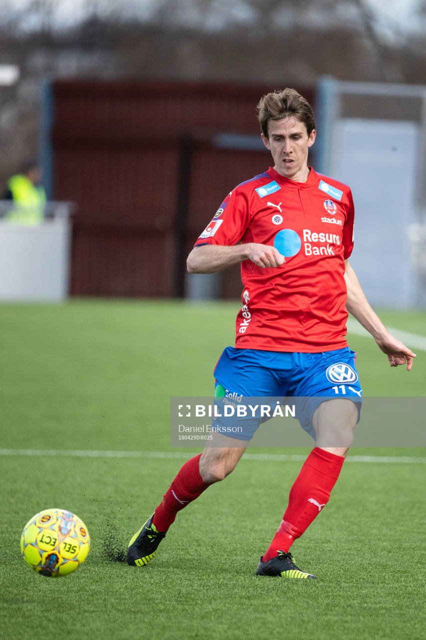 Helsingborgs Adam Eriksson  i fotbollsmatchen i superettan