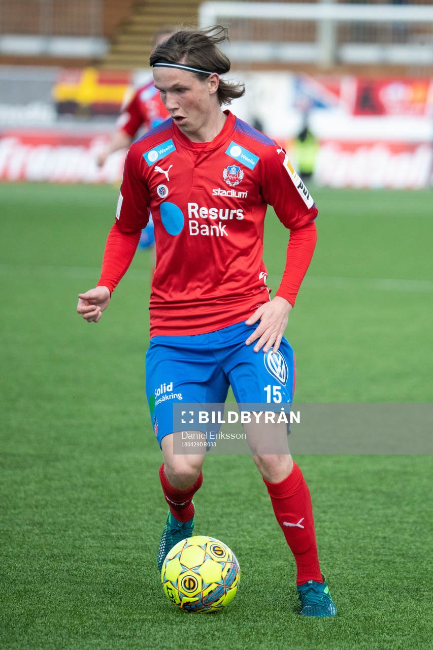 Helsingborgs Max Svensson  i fotbollsmatchen i superettan
