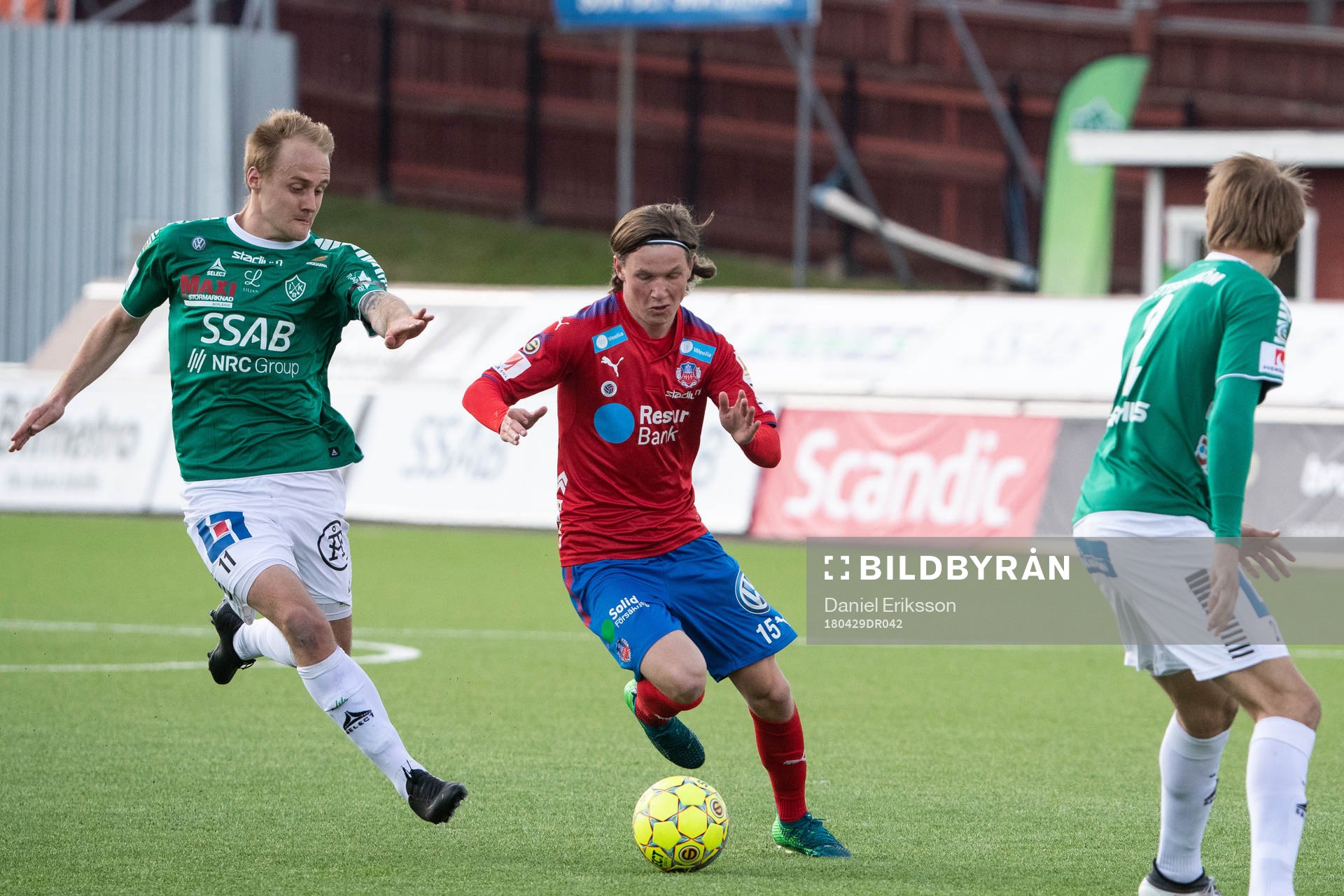 Brages Anton Lundin och Helsingborgs Max Svensson  i