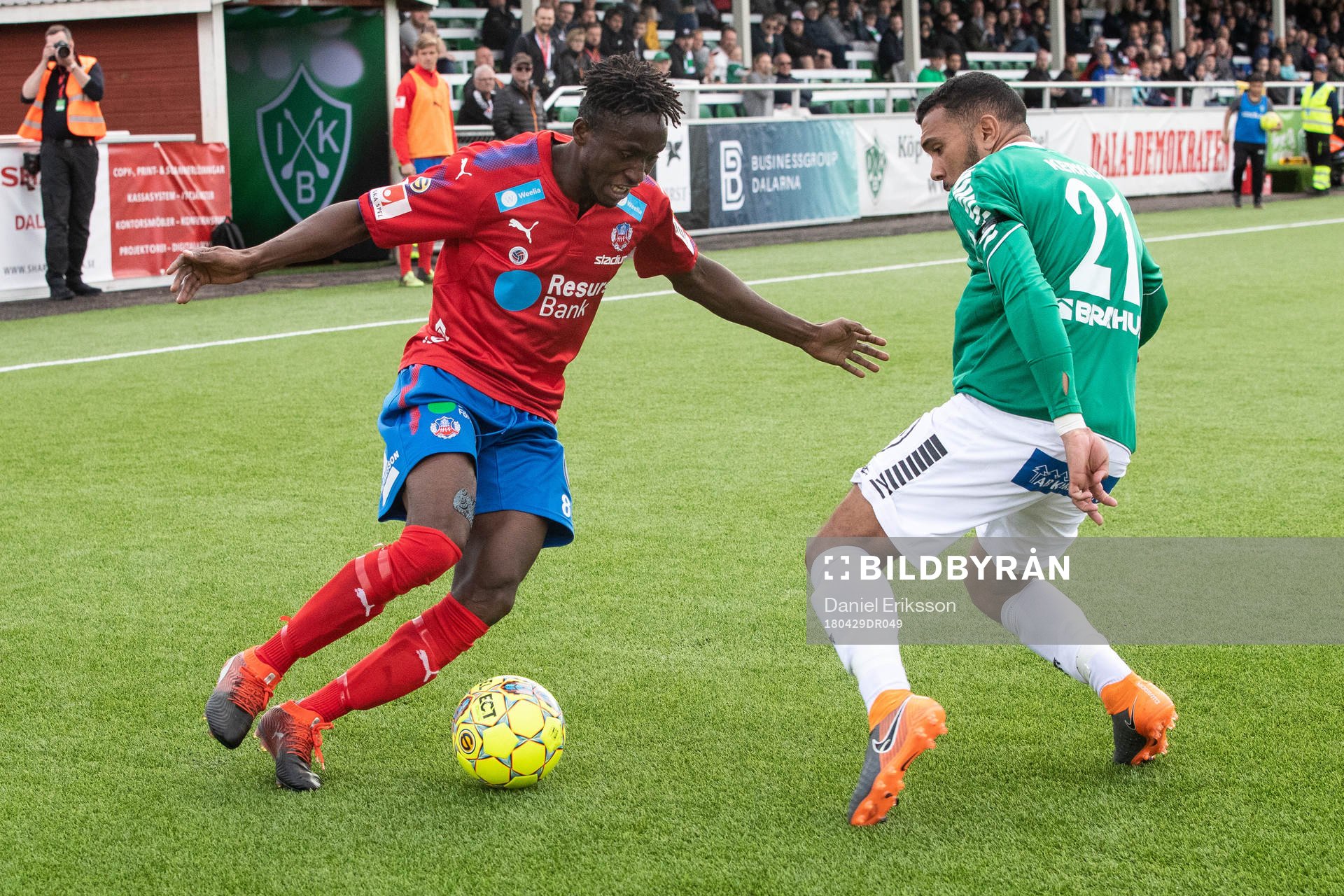 Helsingborgs Mamudu Moro och Brages Jalid Kerkich Amar  i