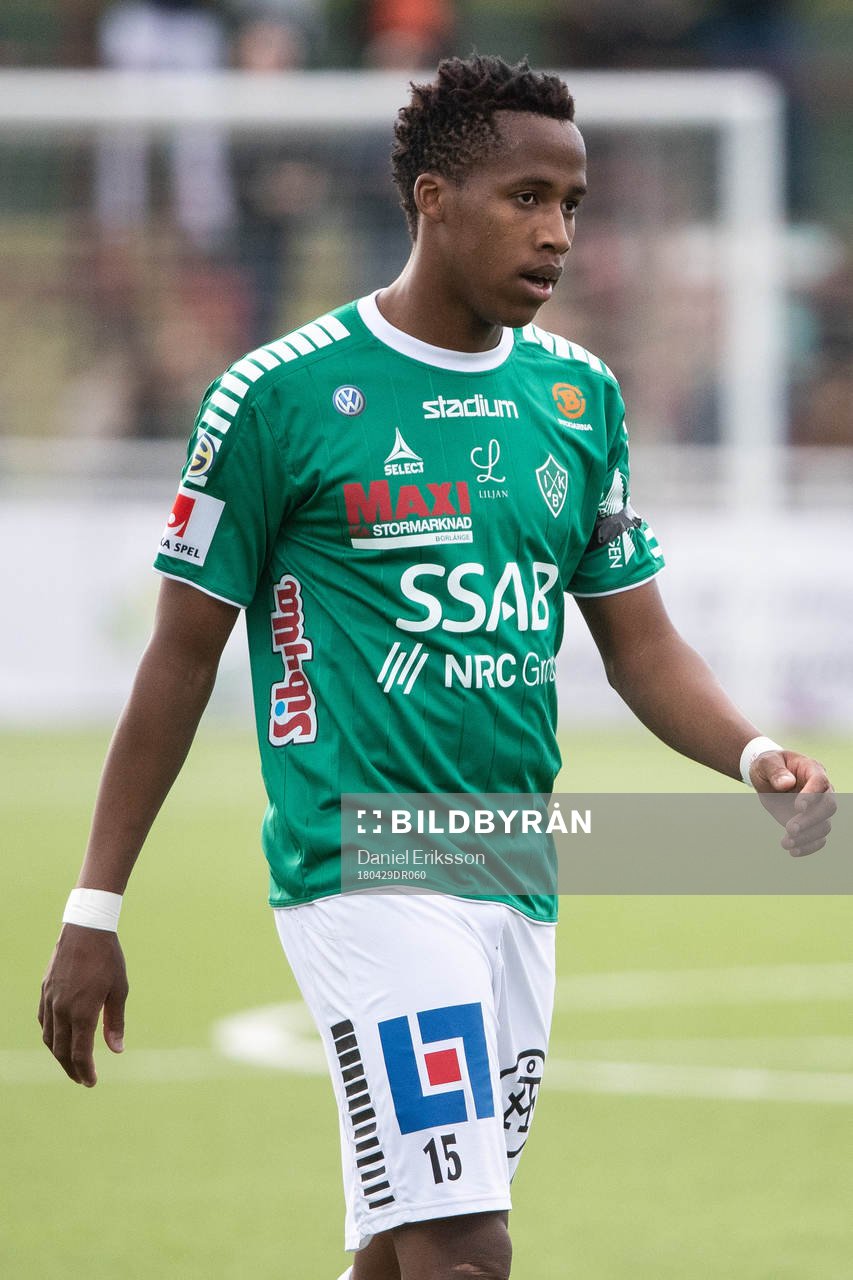 Brages Mihlali Mayambela i fotbollsmatchen i superettan