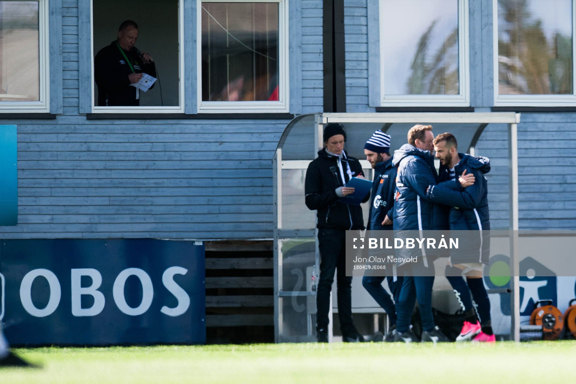 Bjarne Berntsen, head coach of Viking, and Zlatko Tripic of