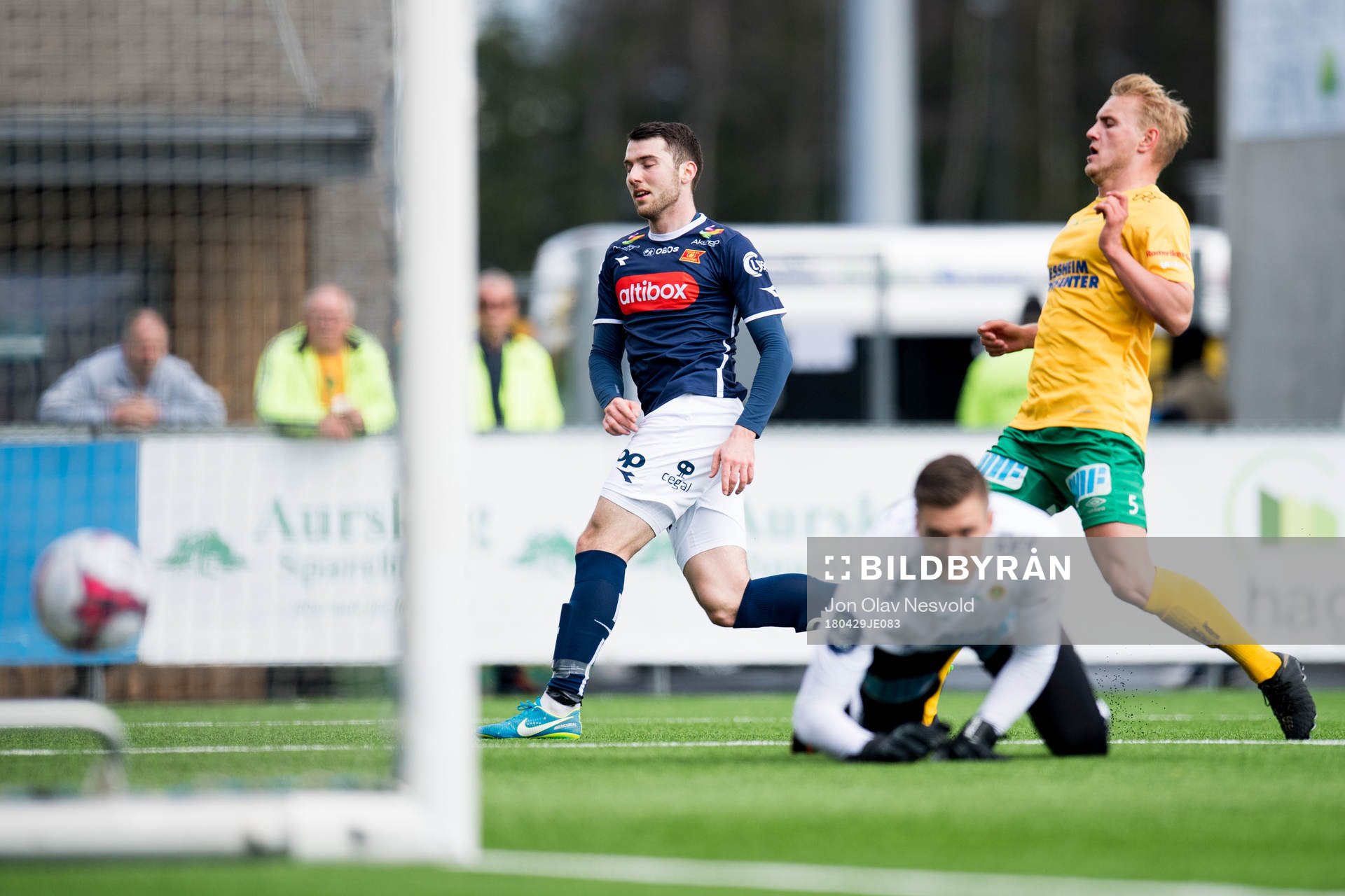 Zymer Bytyqi of Viking scores the 1-3 goal