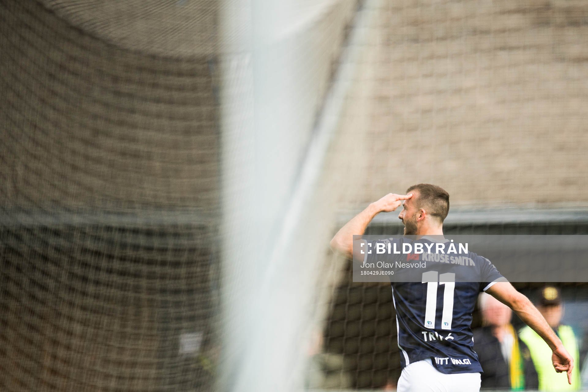 Zlatko Tripic of Viking celebrates the 0-2 goal