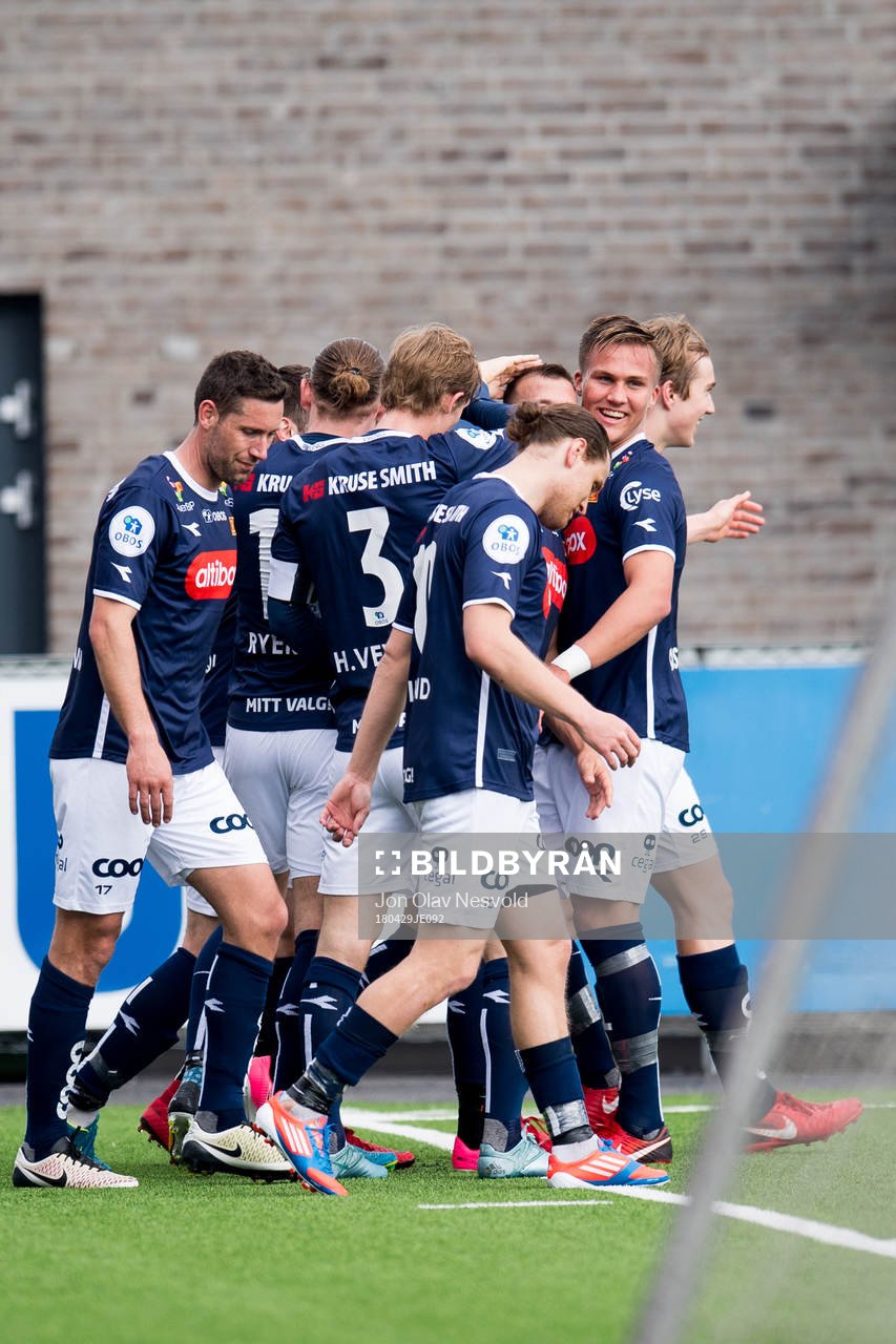 Zlatko Tripic of Viking celebrates the 0-2 goal