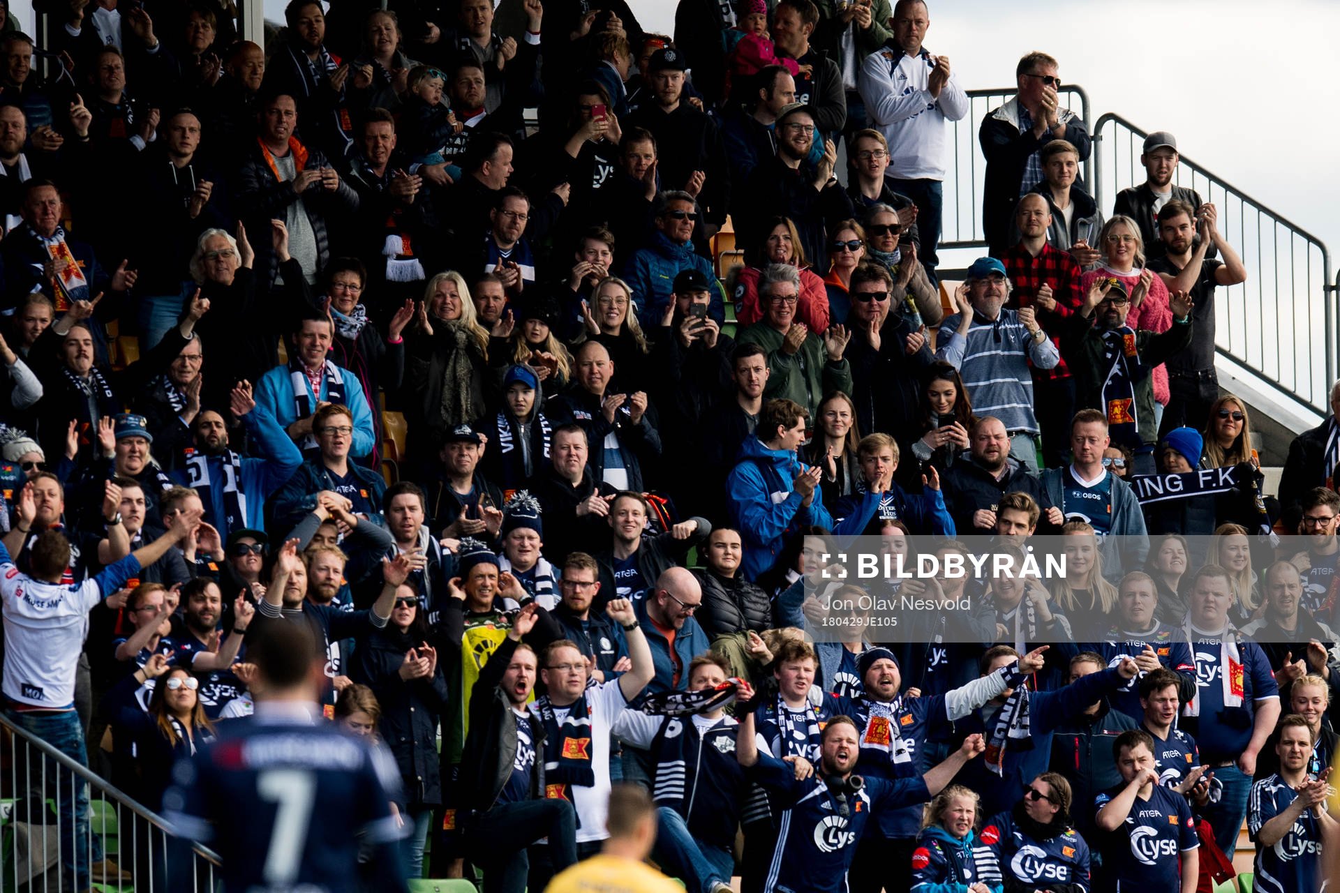 Supporters of Viking celebrate the 0-1 goal