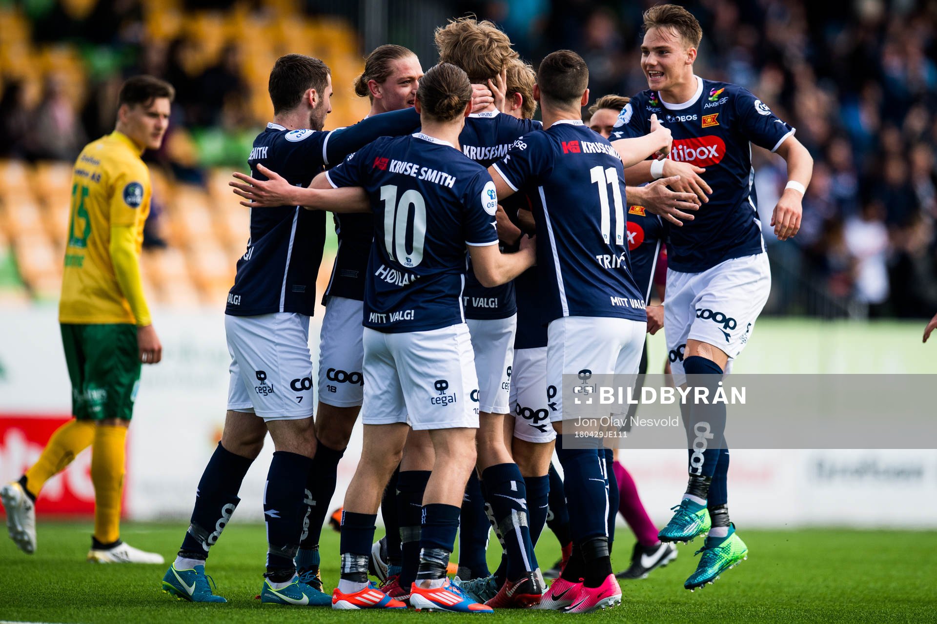 Kristian Thorstvedt of Viking celebrates the 0-1 goal with