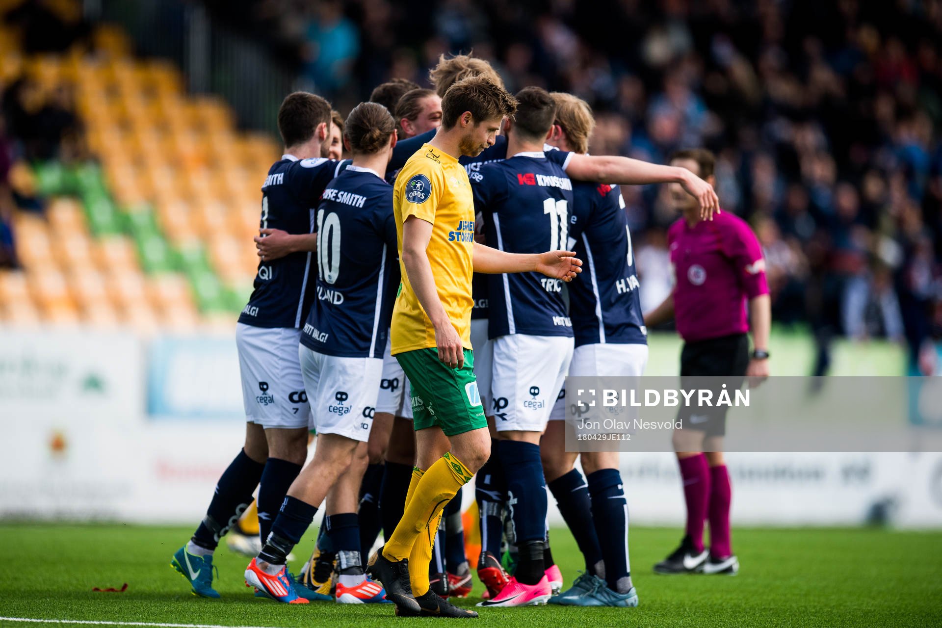 A player of Ull/Kisa looks dejected while Kristian