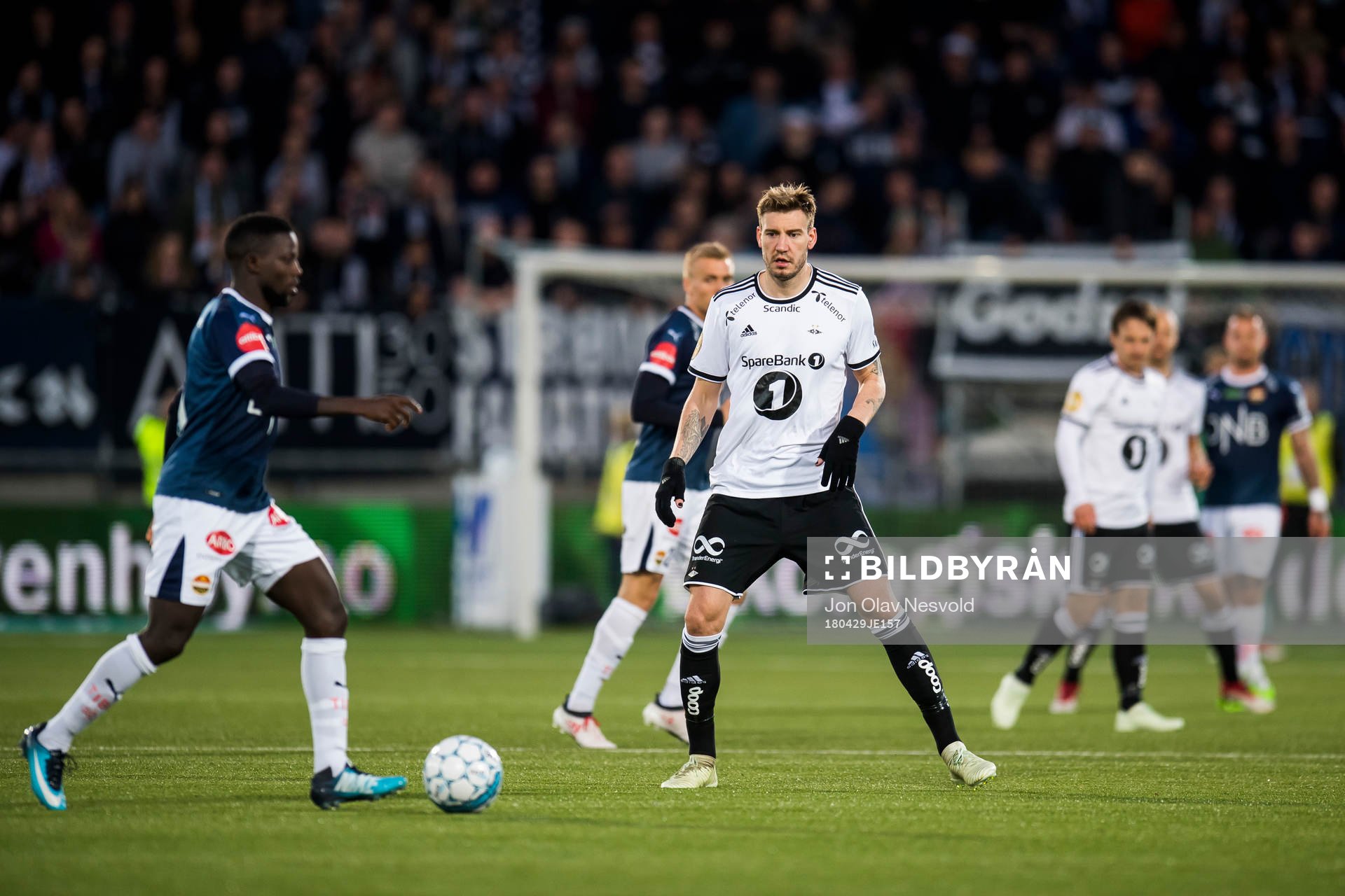 Francisco Júnior of Strømsgodset and Nicklas Bendtner of