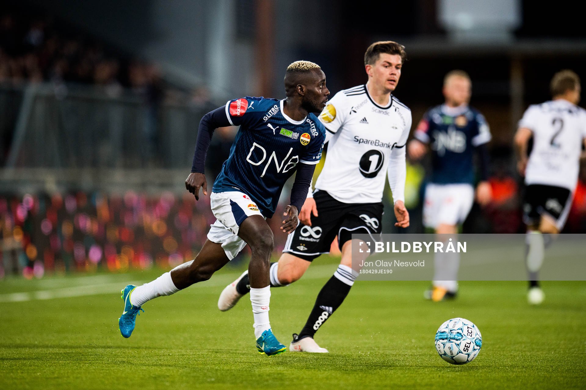 Tokmac Chol Nguen of Strømsgodset and Pål André Helland