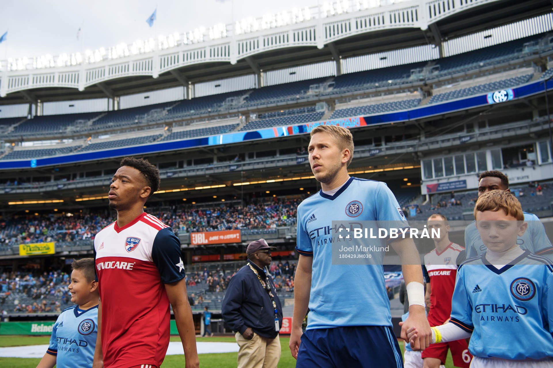Dallas Jacori Hayes och New York Citys Anton Tinnerholm