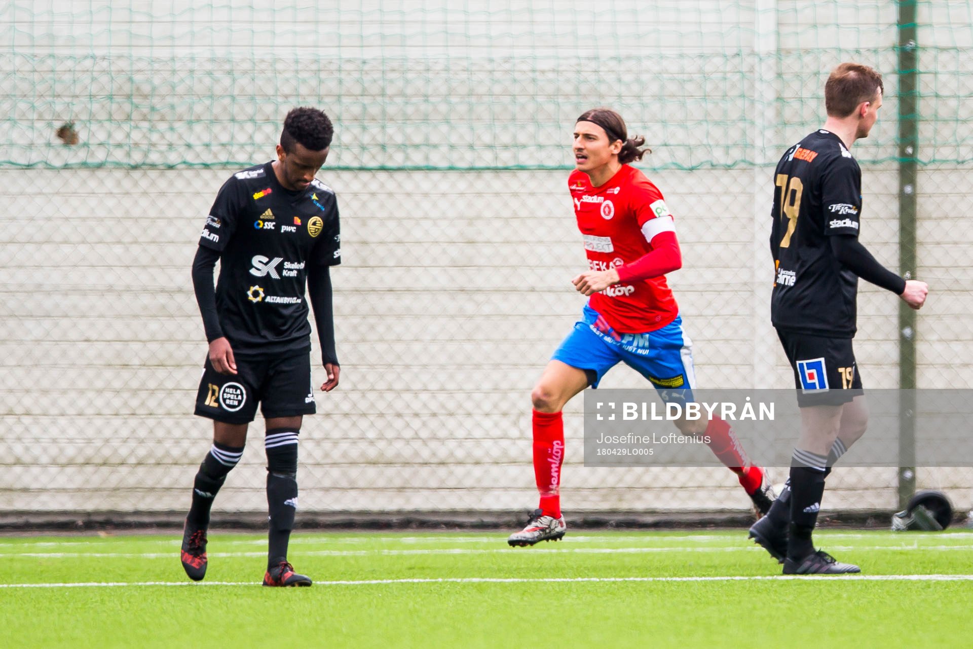 Skellefteås Nur Adem deppar och Nyköpings Enis Ahmetovic