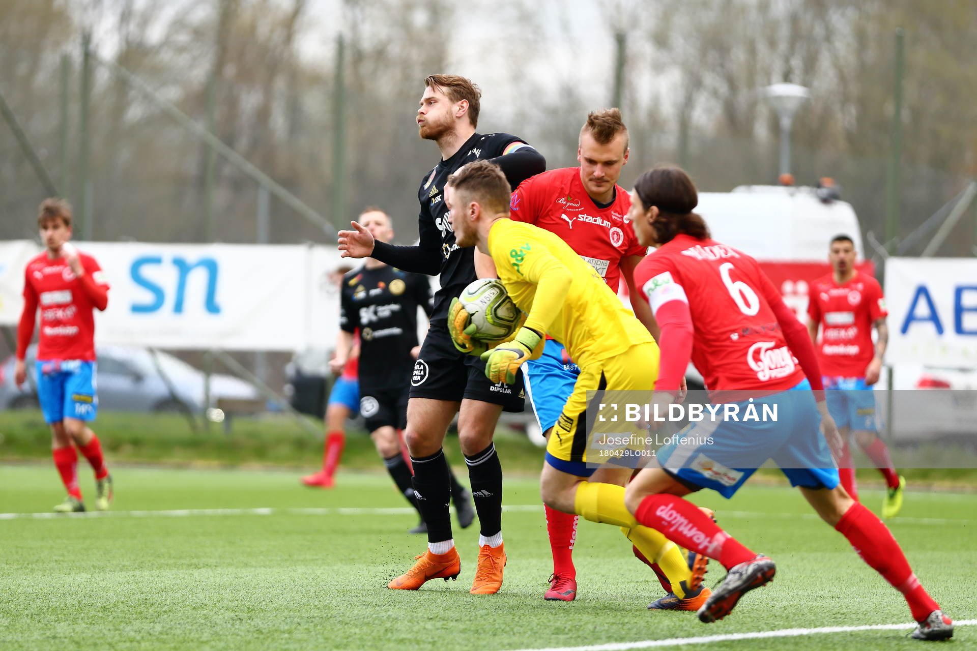 Skellefteås Leo Englund reagerar