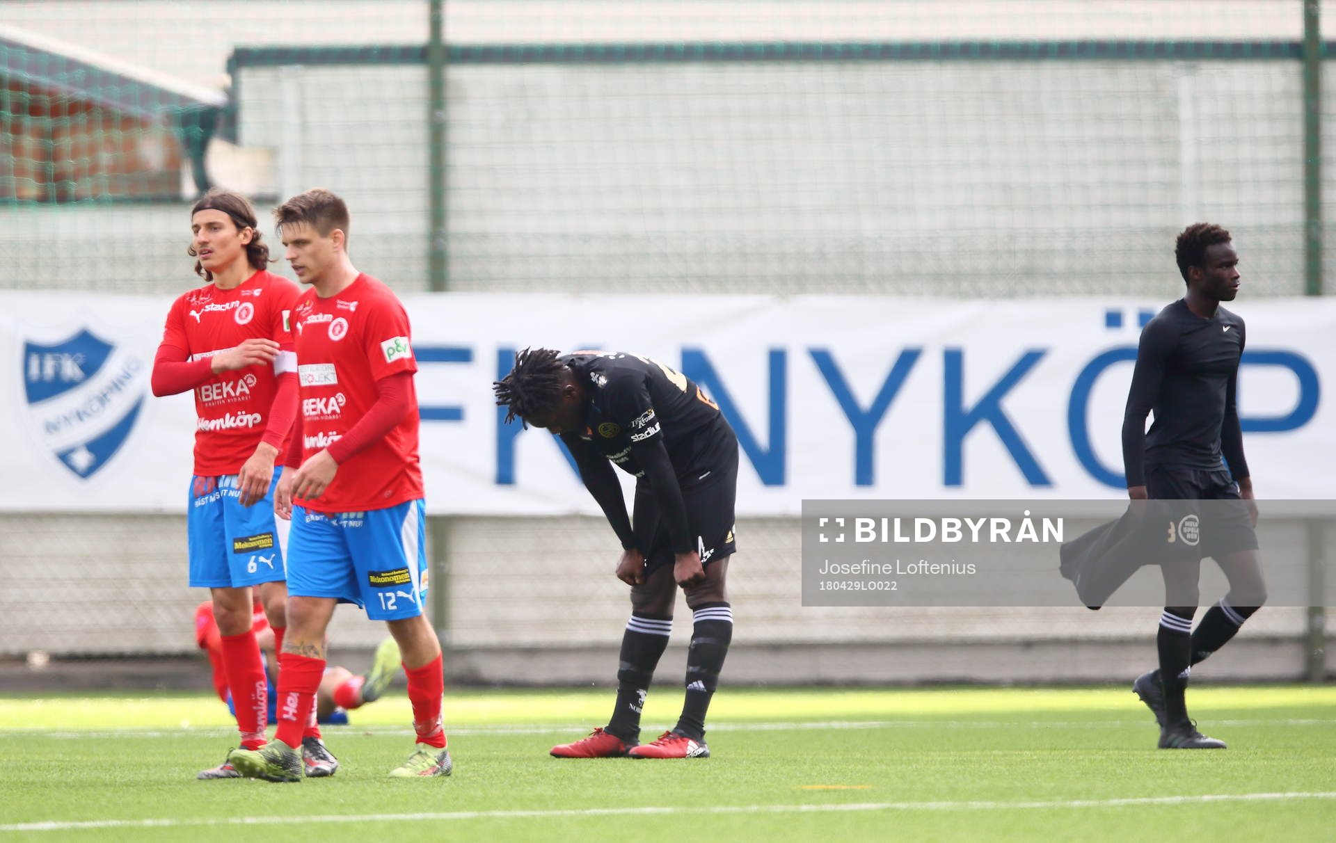 Skellefteåspelare deppar och Nyköpings Enis Ahmetovic och