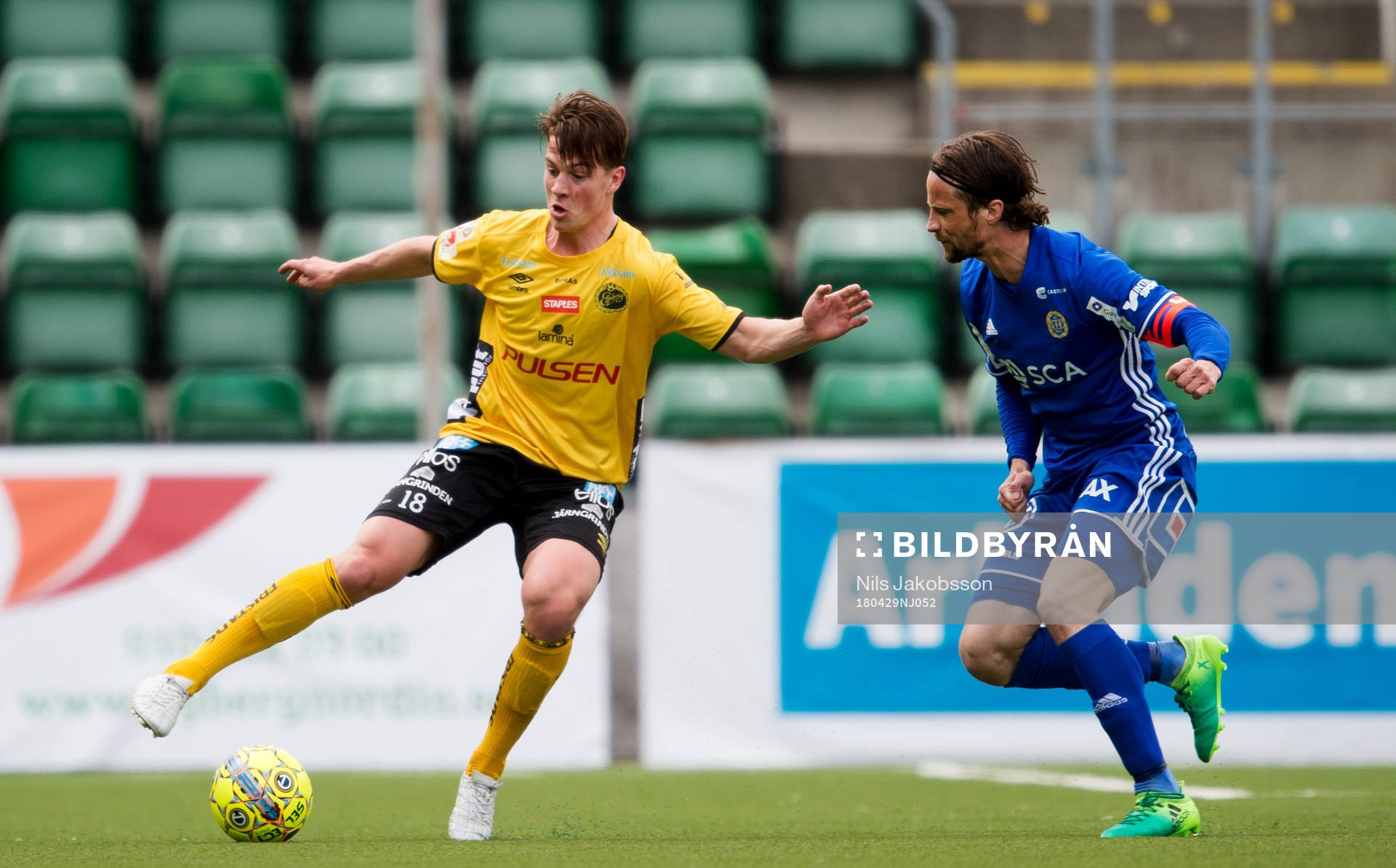 Elfsborgs Simon Olsson och Sundsvalls Linus Hallenius