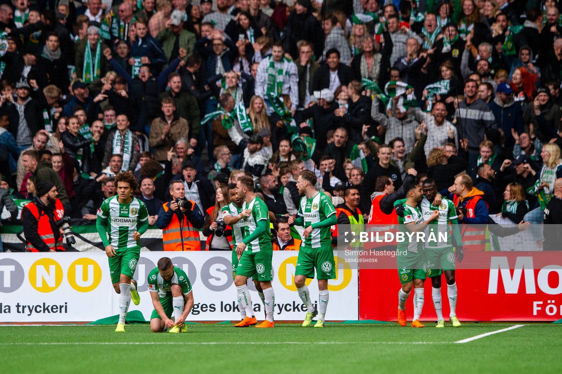 Hammarbys spelare jublar