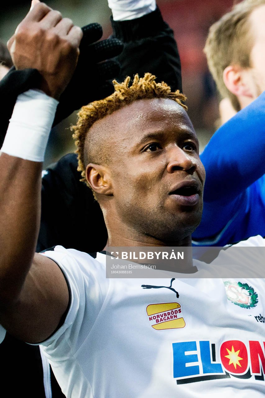 Örebros Kennedy Igboananike jublar
