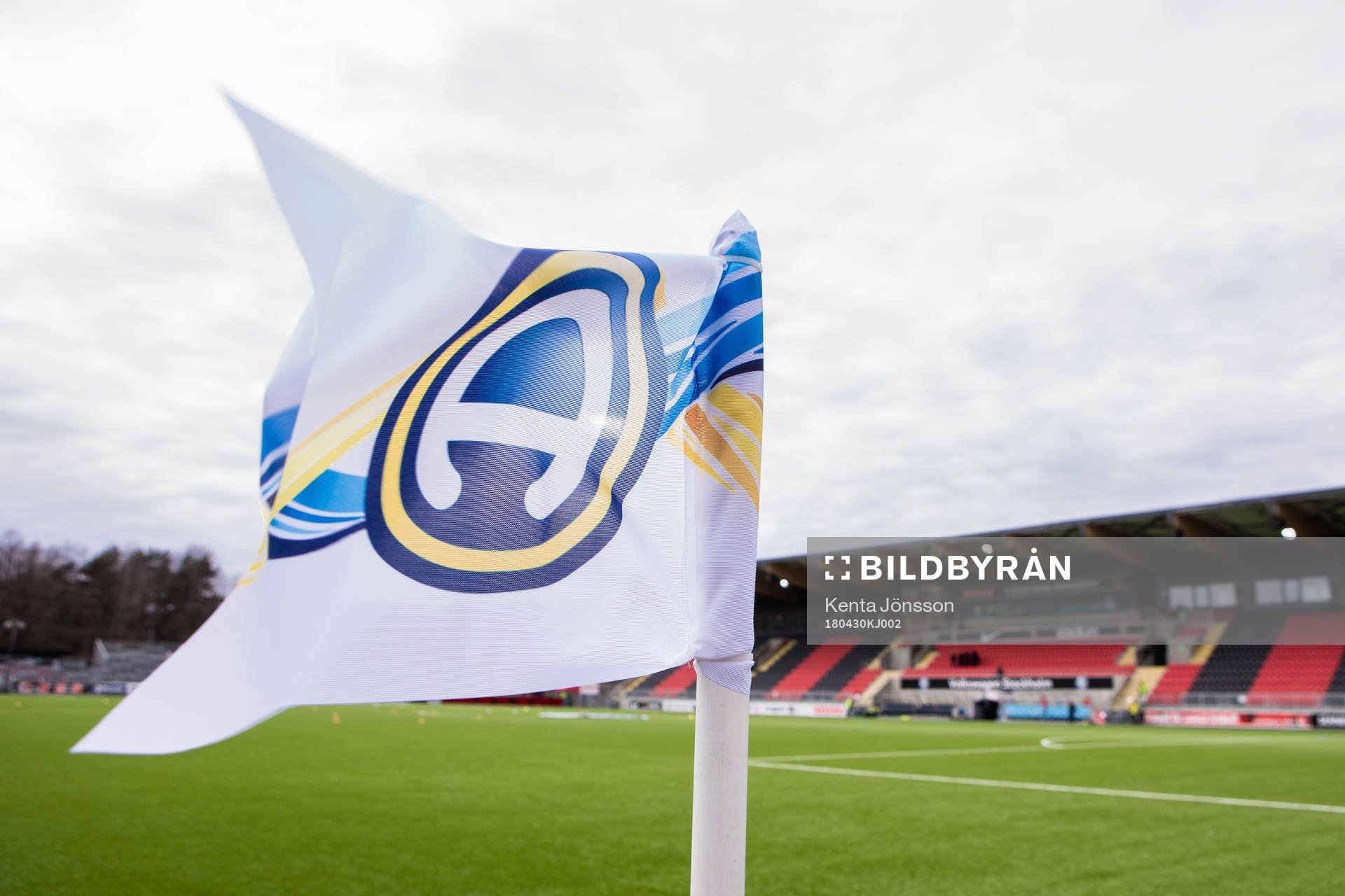 En hörnflagga på Grimsta IP innan fotbollsmatchen i