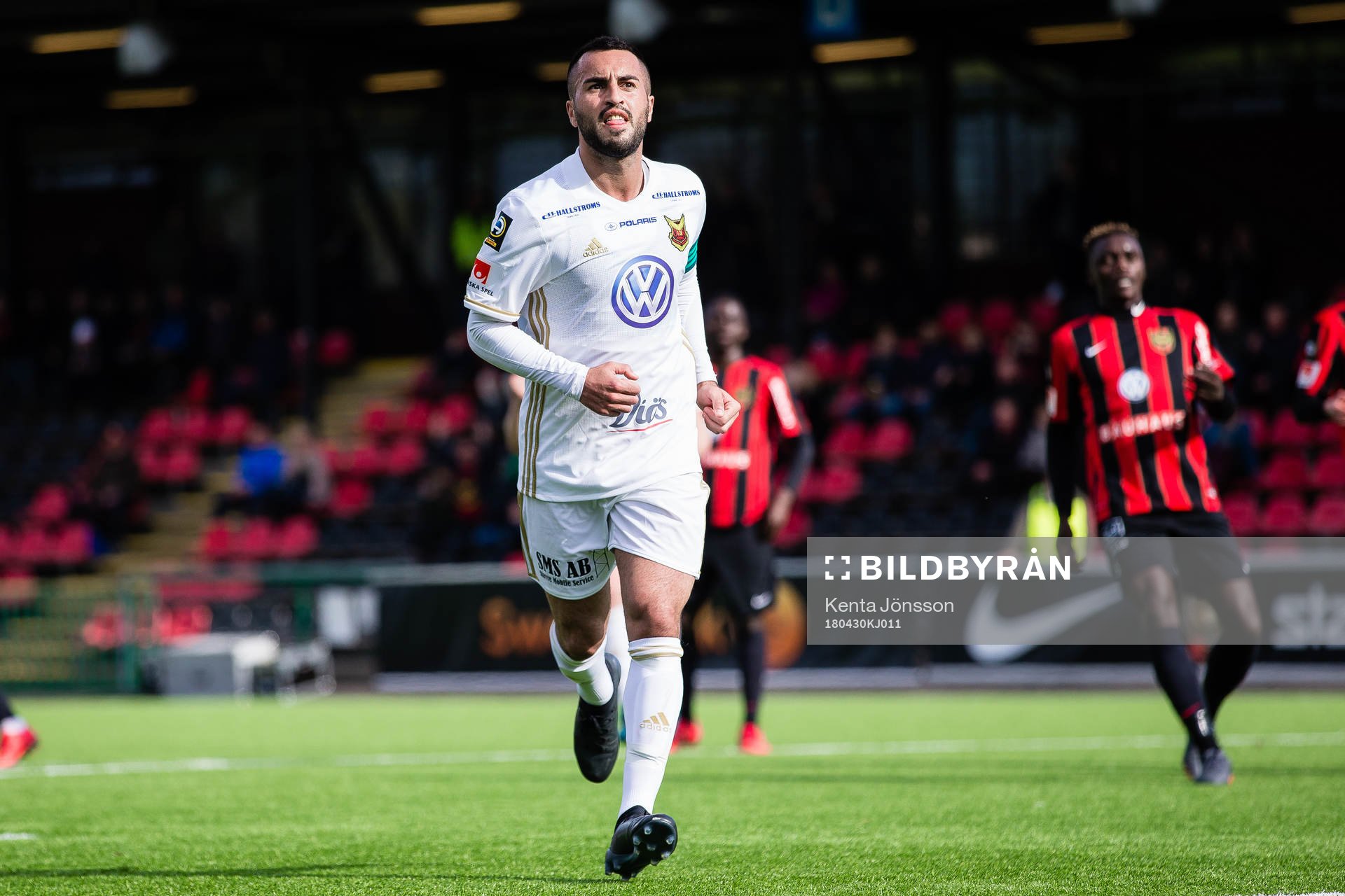 Östersunds Brwa Nouri jublar efter 1-0 på straff under fotbollsmatchen i Allsvenskan mellan Brommapojkarna och Östersund den 30 April 2018 i Stockholm.