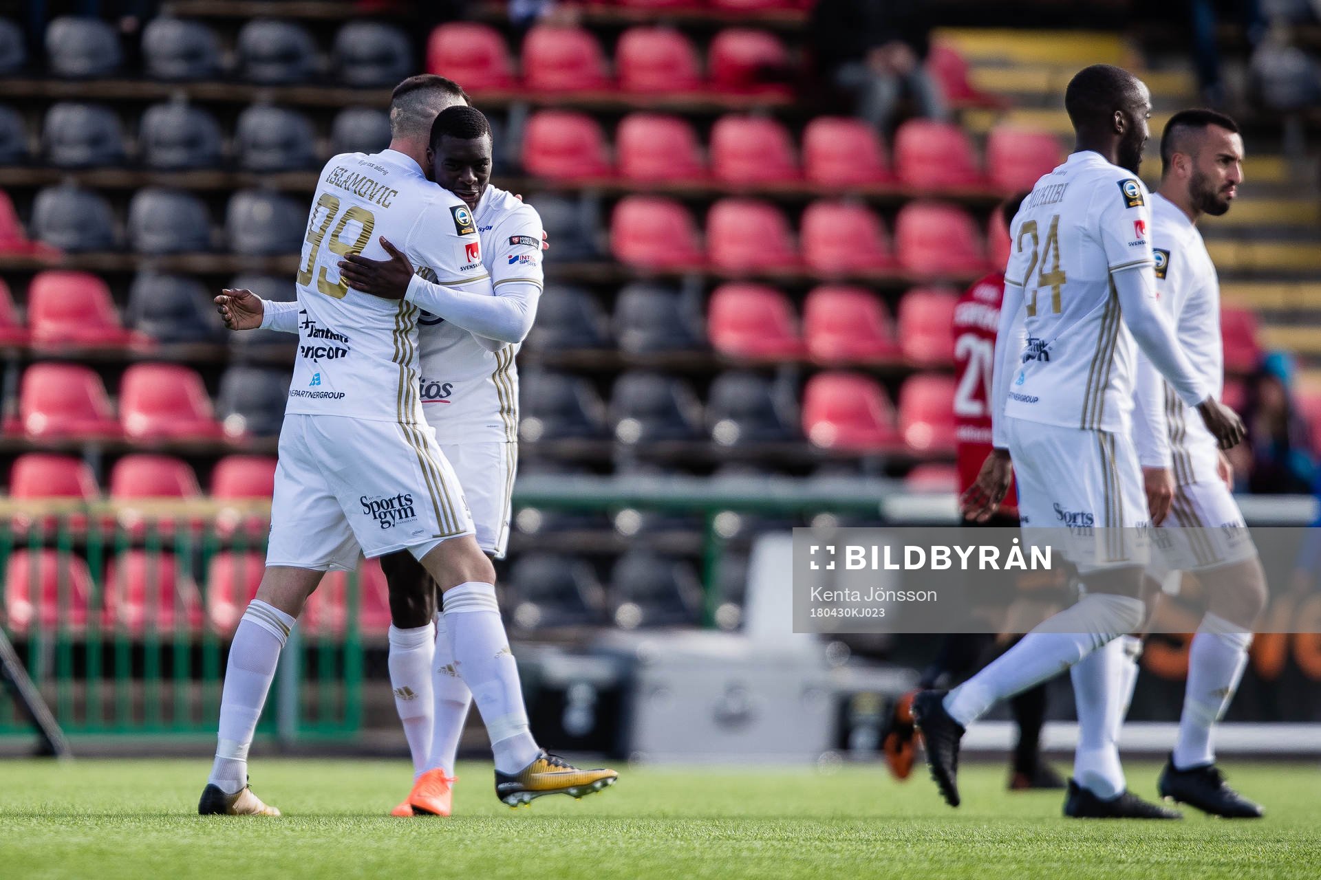 Östersunds Dino Islamovic jublar