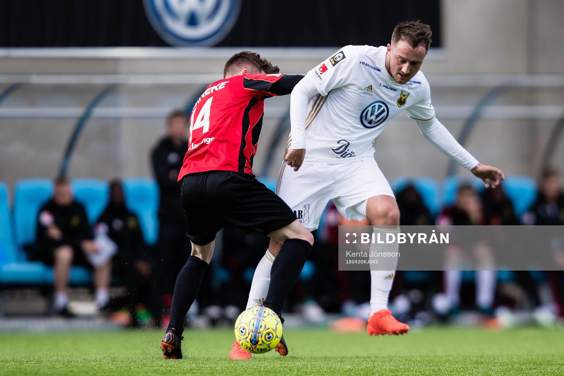 Östersunds Smajl Suljevic och Brommapojkarnas Rasmus Alm